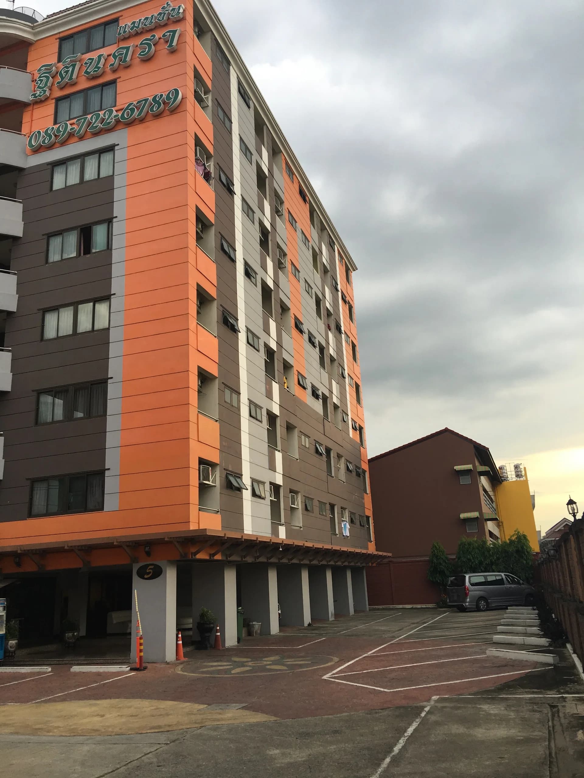 Thitinakara Mansion, Kanchanaphisek Road, Bang Kruai: Furnished Monthly Rooms with a Lift, near Debsirin Nonthaburi School photo 2