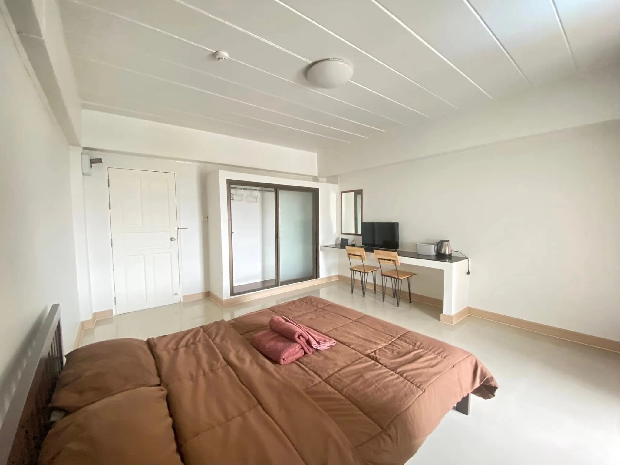 Thitinakara Mansion, Kanchanaphisek Road, Bang Kruai: Furnished Monthly Rooms with a Lift, near Debsirin Nonthaburi School photo 4