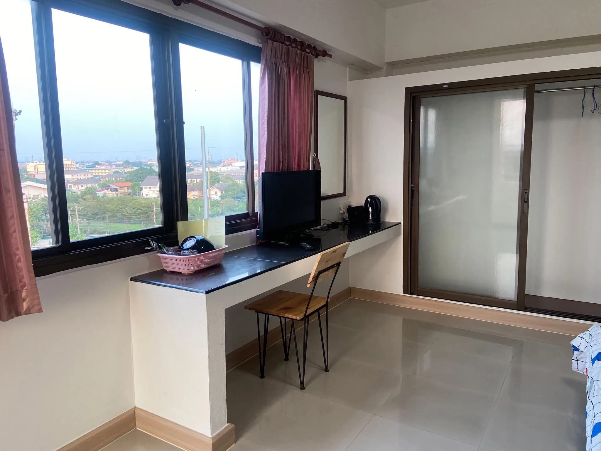 Thitinakara Mansion, Kanchanaphisek Road, Bang Kruai: Furnished Monthly Rooms with a Lift, near Debsirin Nonthaburi School photo 5