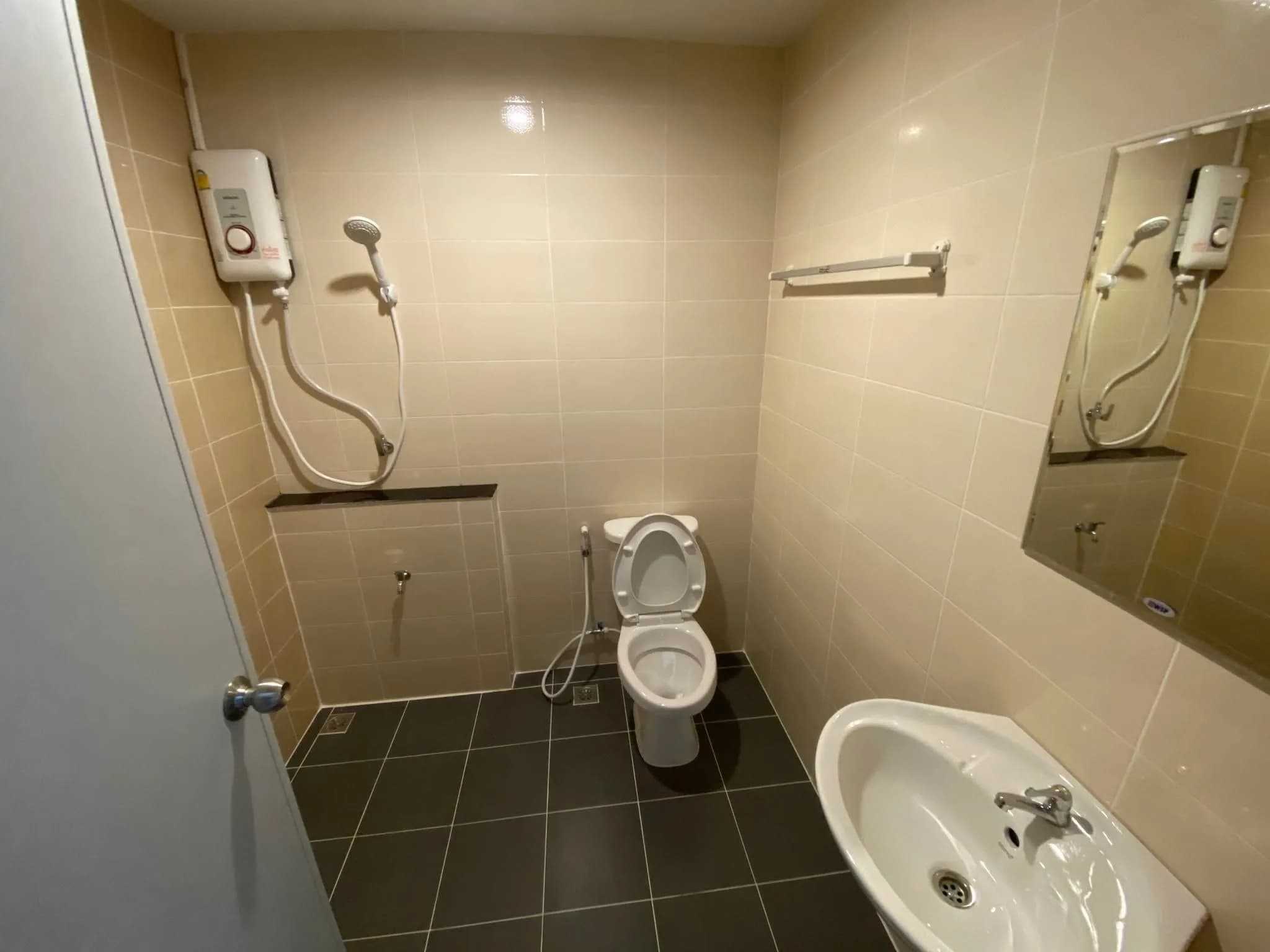 Thongthara Monte, Suthep: Möblierte Apartmentzimmer mit 30 m² und Aufzug zur Monatsmiete nahe dem Agriculture-Tor der Universität Chiang Mai Foto 3