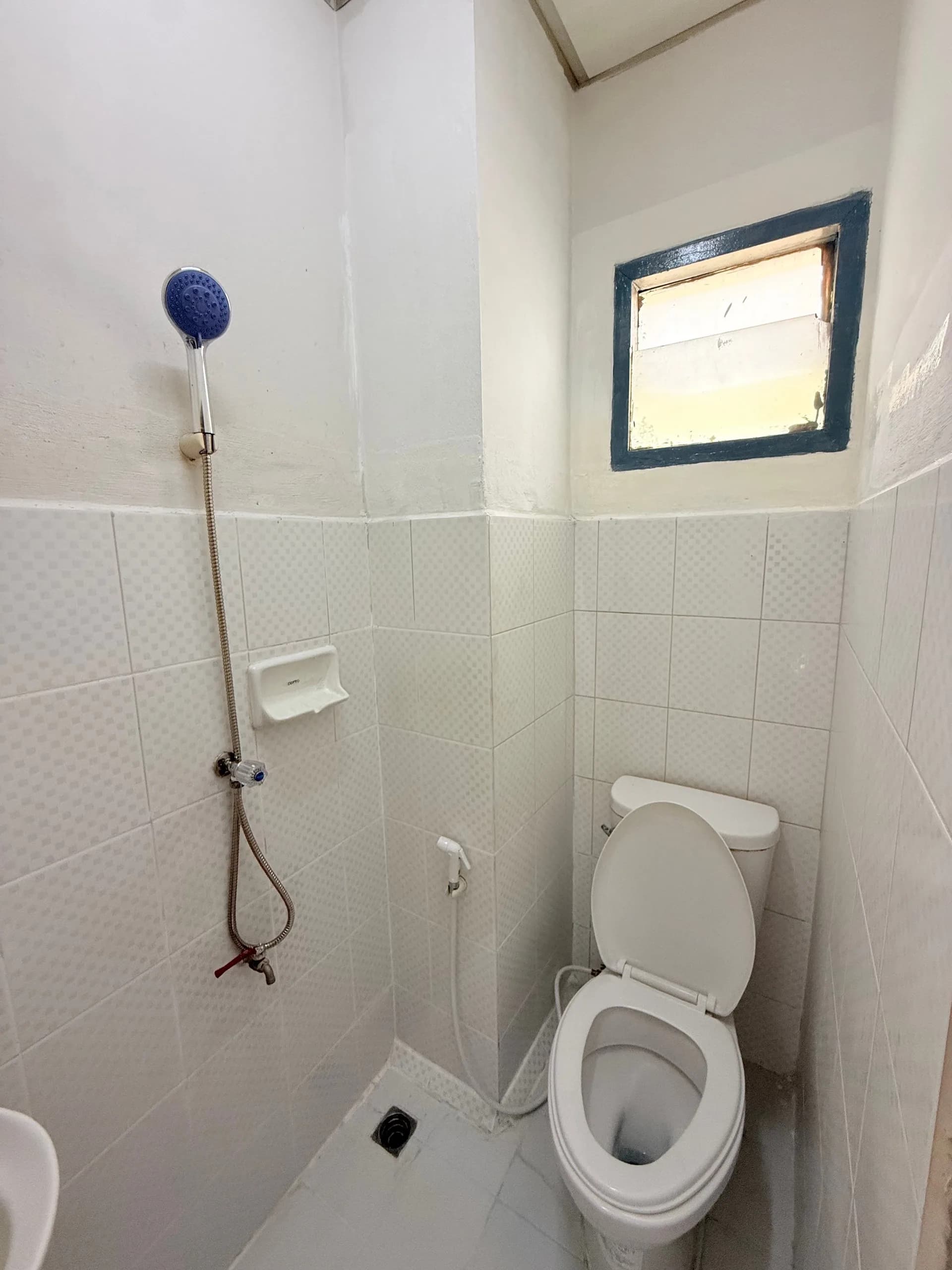 Thunyaphruet Apartment, Lat Phrao 87 Yaek 9: Zimmer mit Ventilator oder Klimaanlage zur Monatsmiete, eigenes Wi-Fi in jedem Zimmer, nahe einem Markt Foto 3