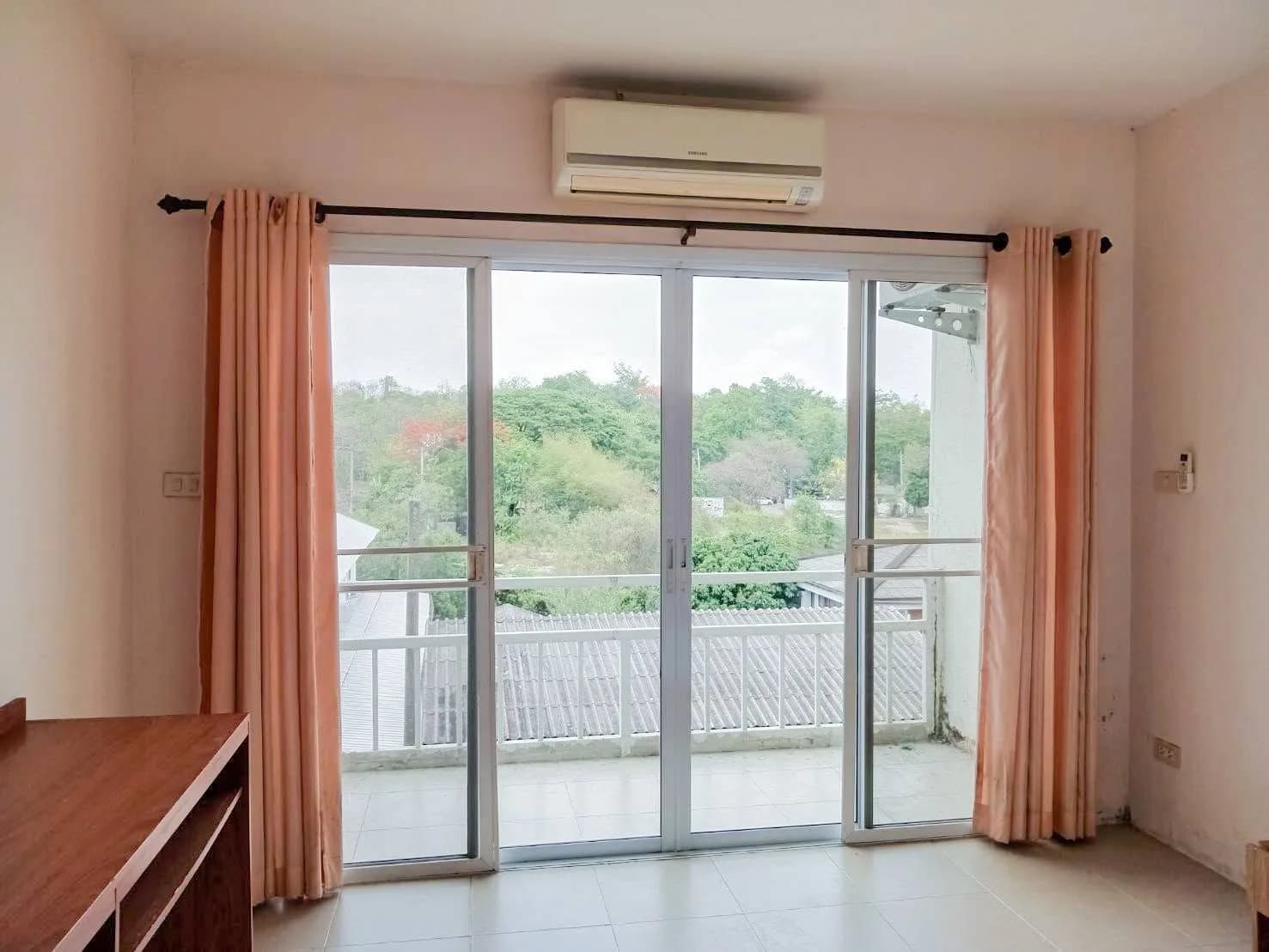 Top Mansion, Ban Ram Poeng : chambres climatisées au mois avec balcon et ascenseur, près de Baan Kang Wat photo 5