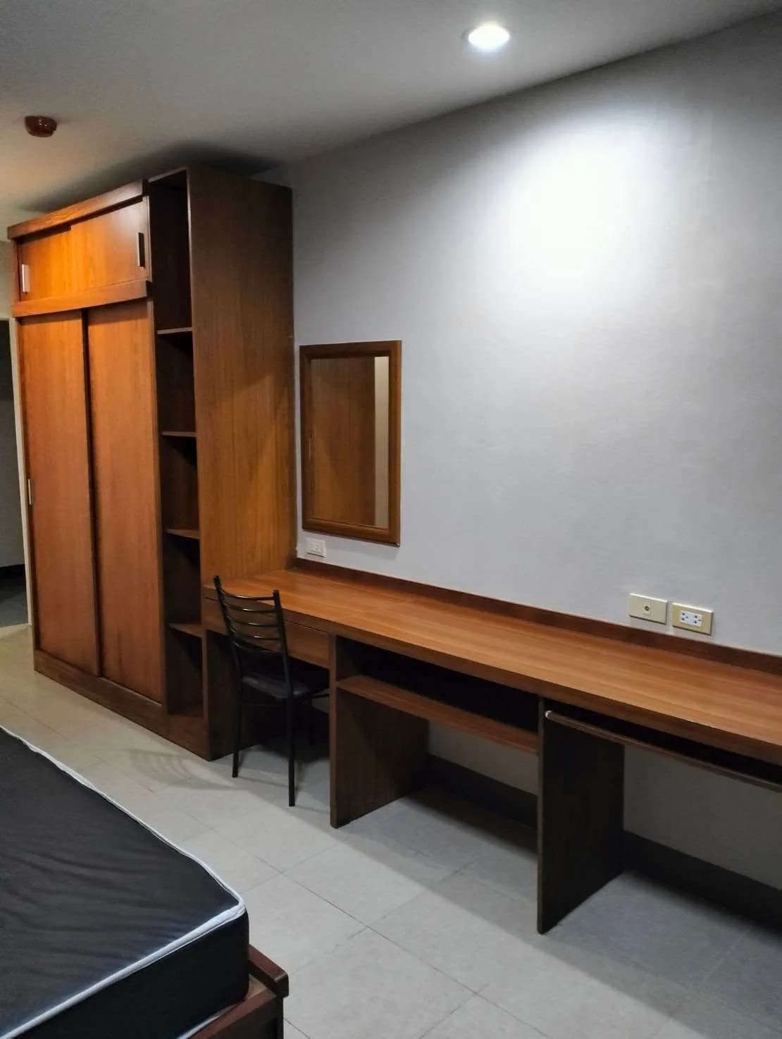 Top Mansion, Ban Ram Poeng : chambres climatisées au mois avec balcon et ascenseur, près de Baan Kang Wat photo 8