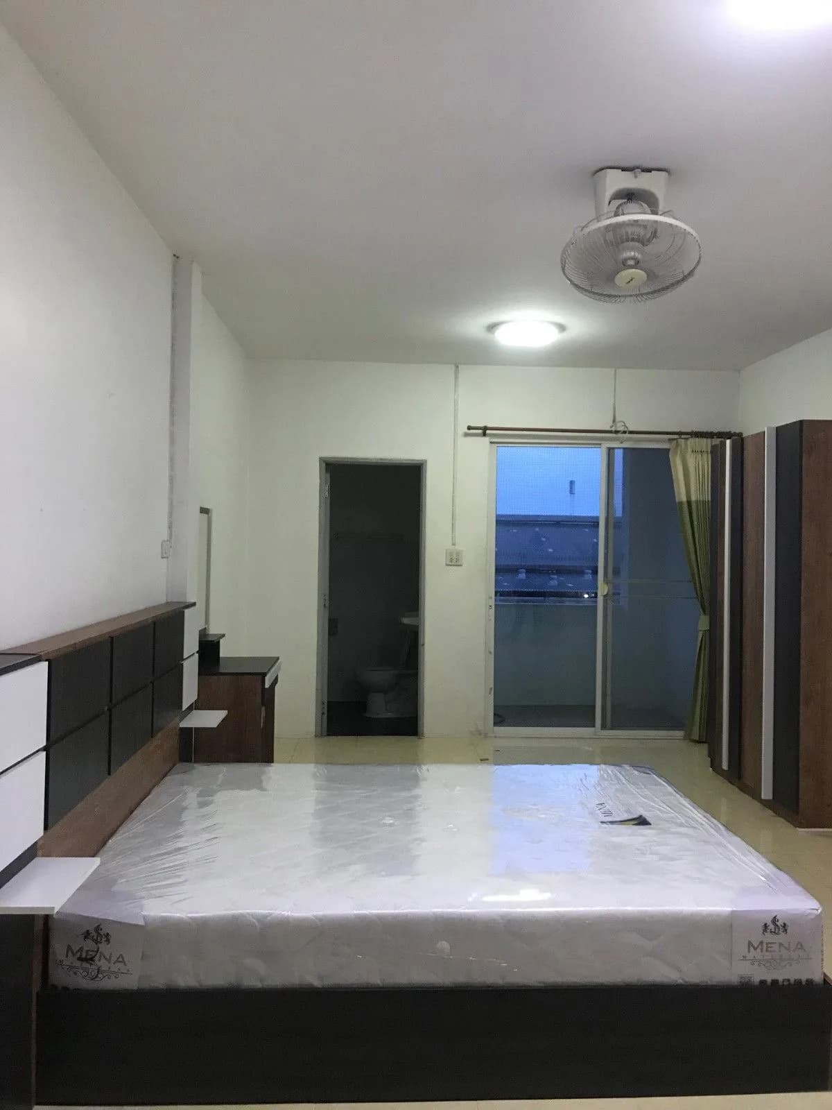T.W. Apartment, Ban Suan, Chon Buri: Monthly Fan and Air-Conditioned Rooms near Samitivej Chonburi Hospital photo 4