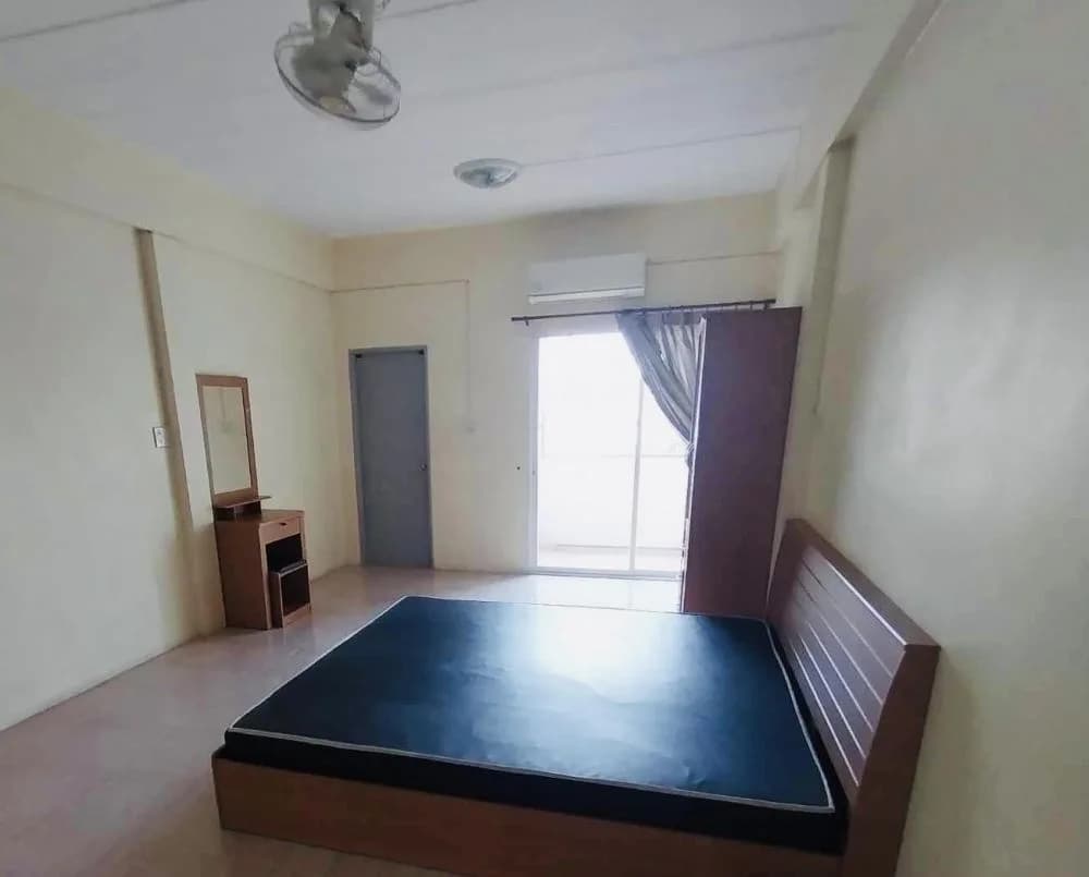 T.W. Apartment, Ban Suan, Chon Buri: Monthly Fan and Air-Conditioned Rooms near Samitivej Chonburi Hospital photo 7