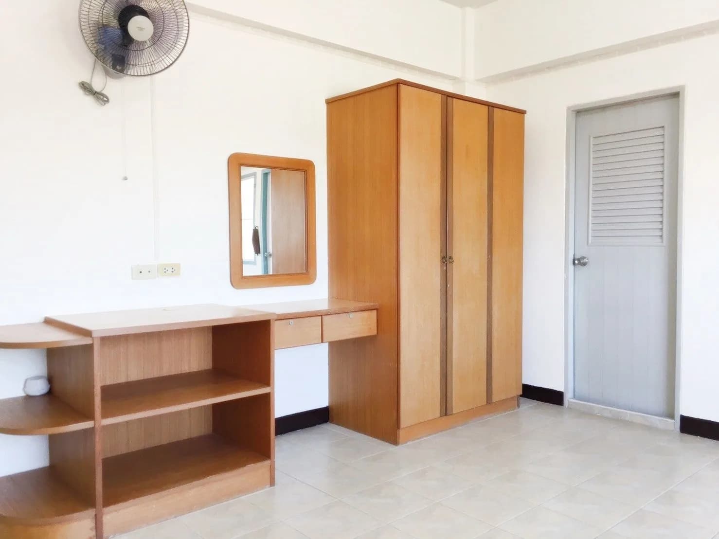 U-Sabai Pattaya 25, Naklua: Monatszimmer mit Klimaanlage und kostenlosem Internet im Wohnheim nahe Terminal 21 Foto 4