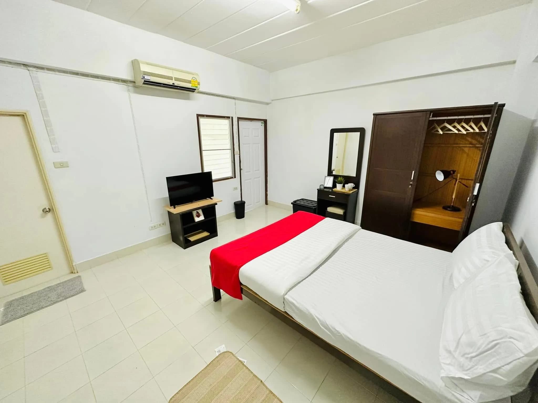 Udomrat Place, Soi Udom Suk 30, Bang Na: Fully Furnished Monthly Rooms photo 4