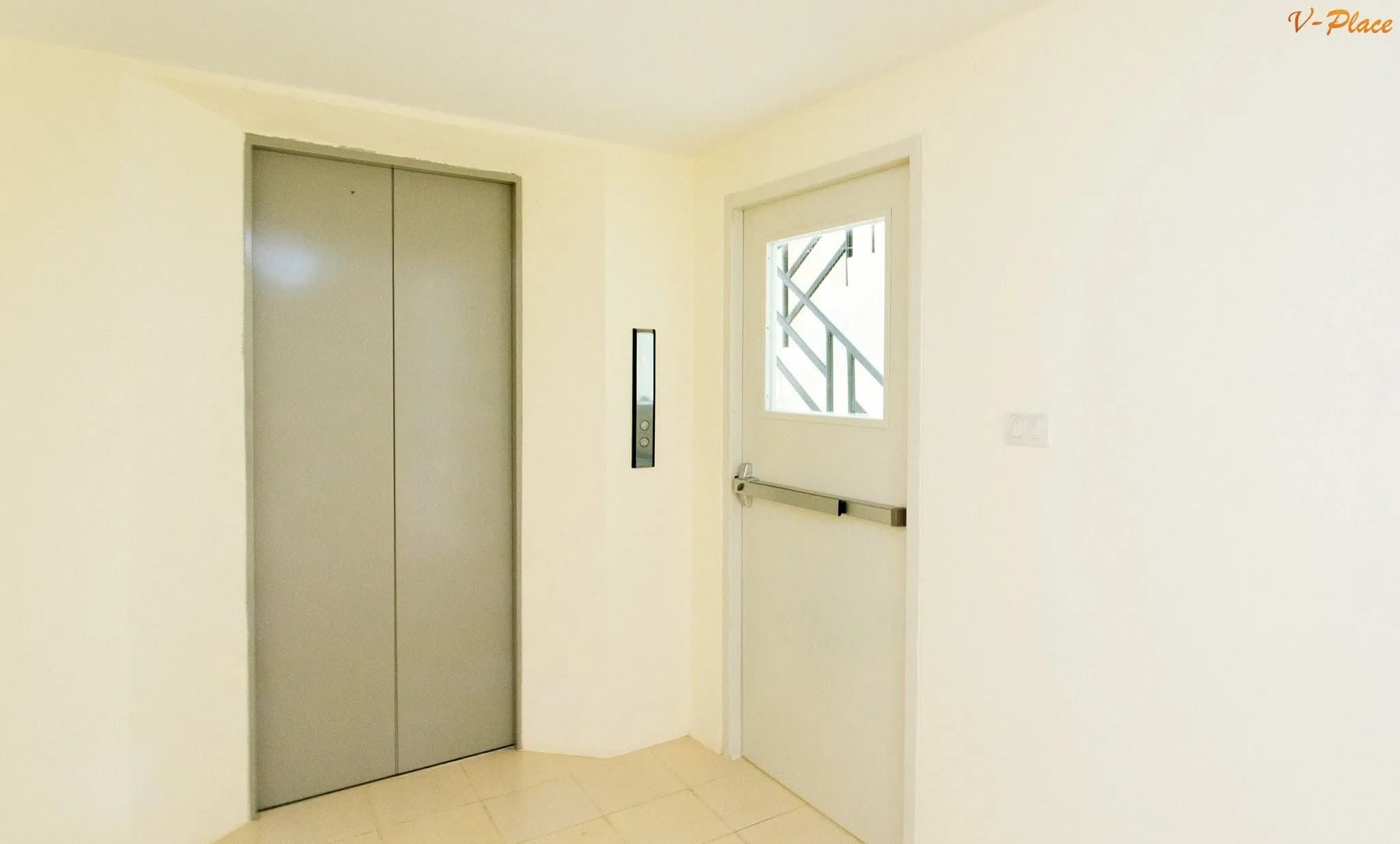 V-Place Sathorn, Soi Саторн 11 Yaek 9: студии 29 кв. м с балконом, помесячная аренда, около 650 м от BTS Saint Louis фото 8