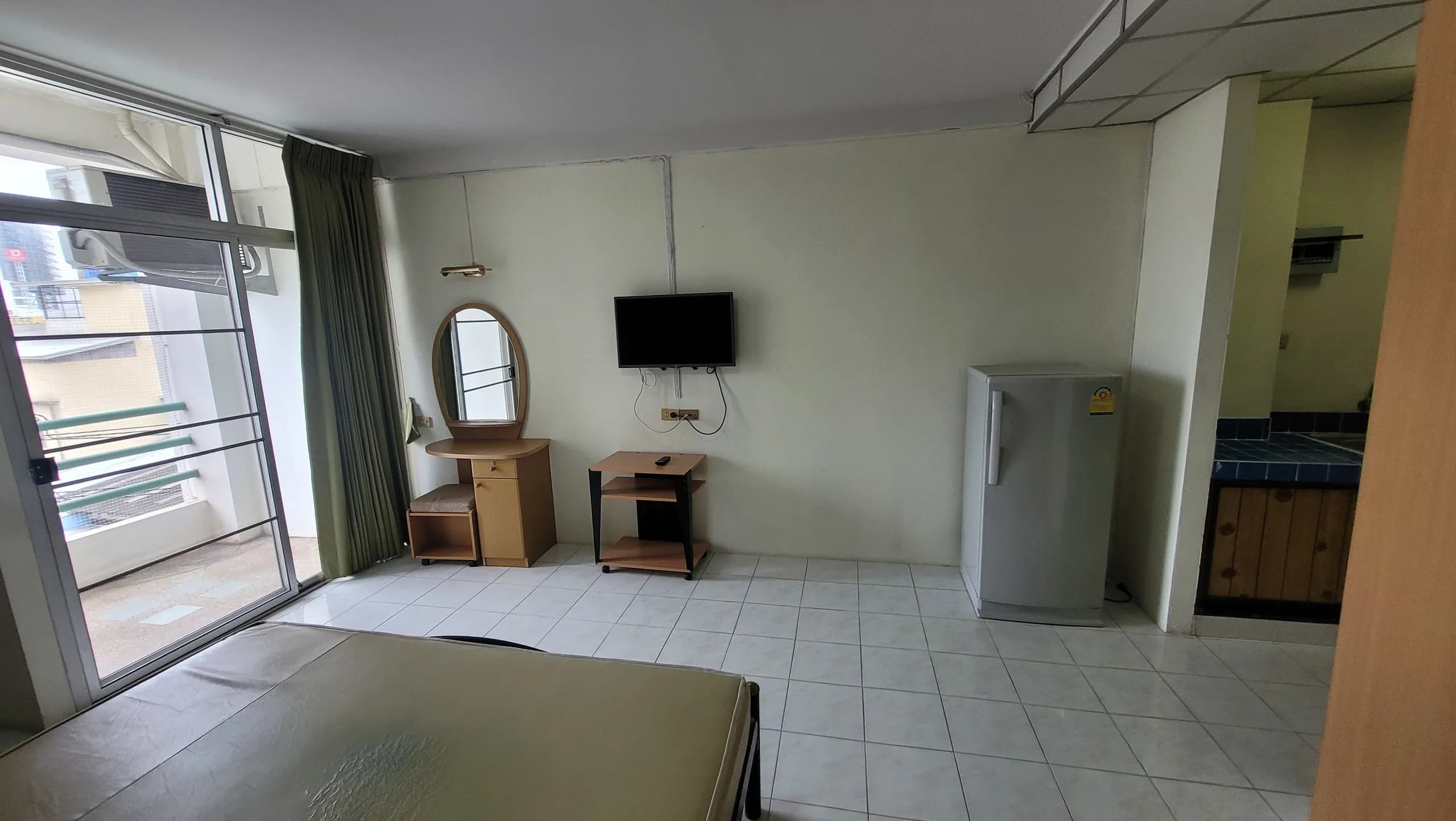 V.S. Apartment, rue Mittraphap : chambres de 32 m² au mois avec ascenseur, près de Terminal 21 Korat photo 5