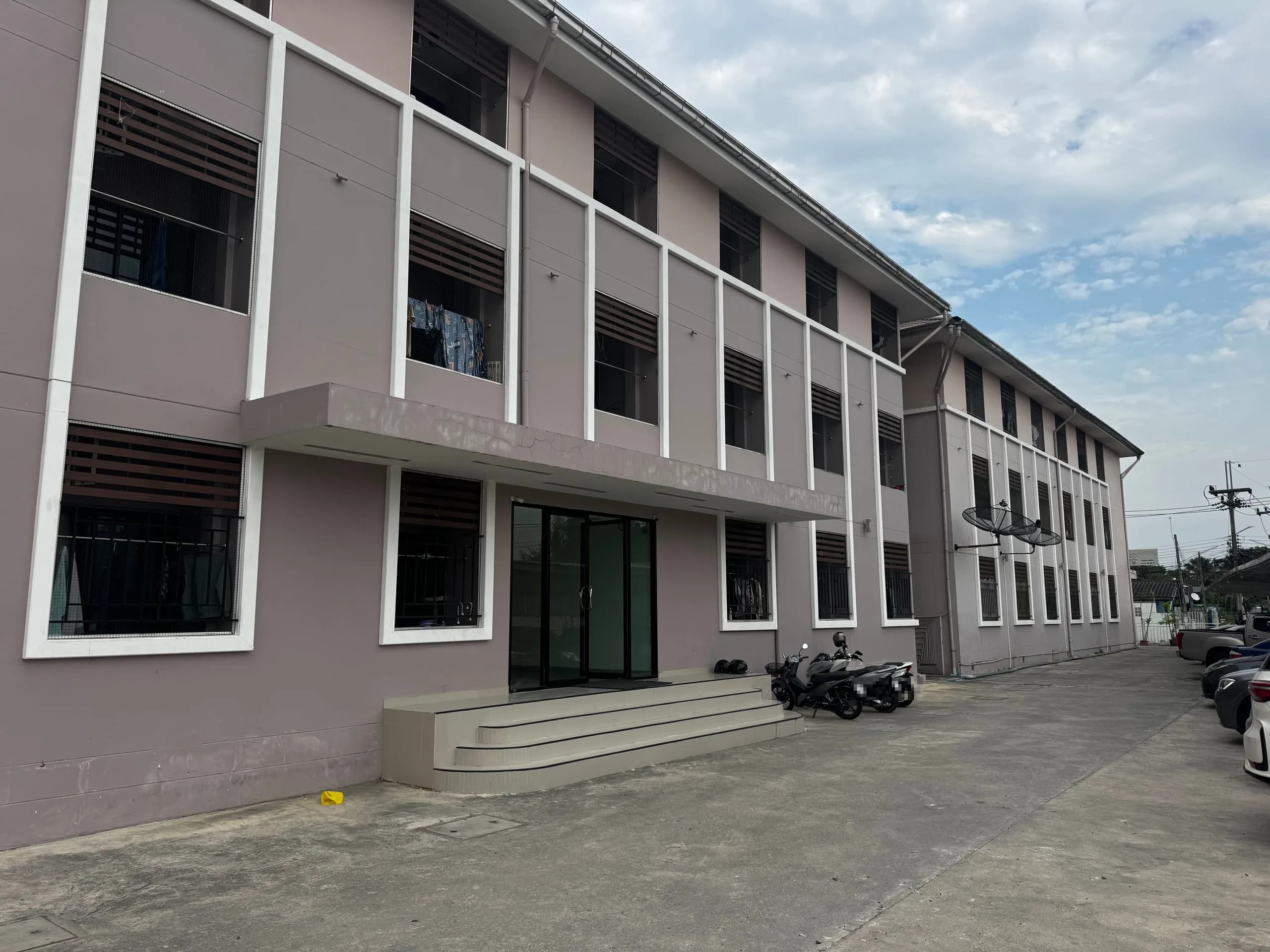 W-Town Apartment, Ton Mamuang: Big C Phetchaburi 인근 가구 완비 월세 객실 사진 2