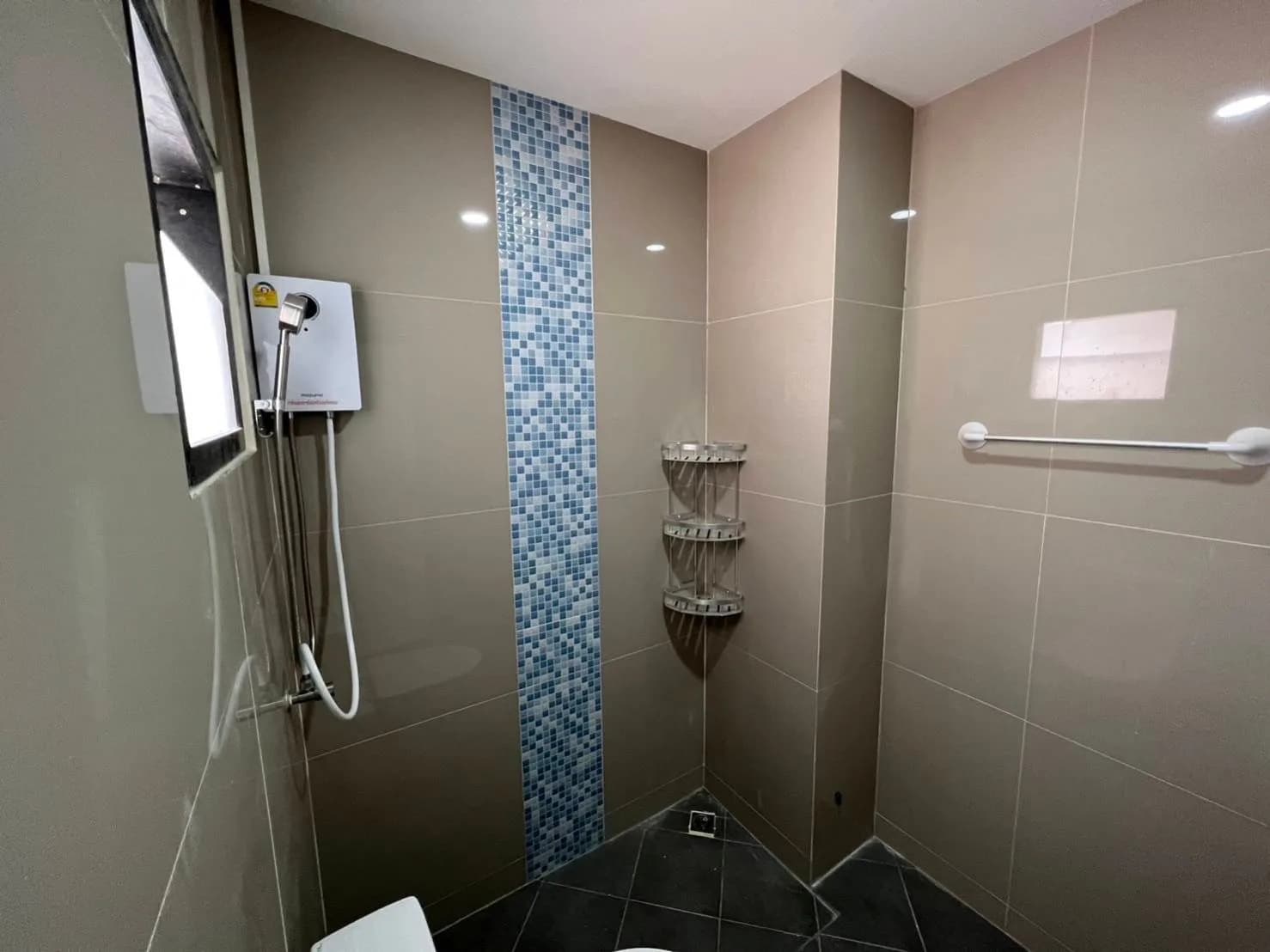 W-Town Apartment, Ton Mamuang: Big C Phetchaburi 인근 가구 완비 월세 객실 사진 3