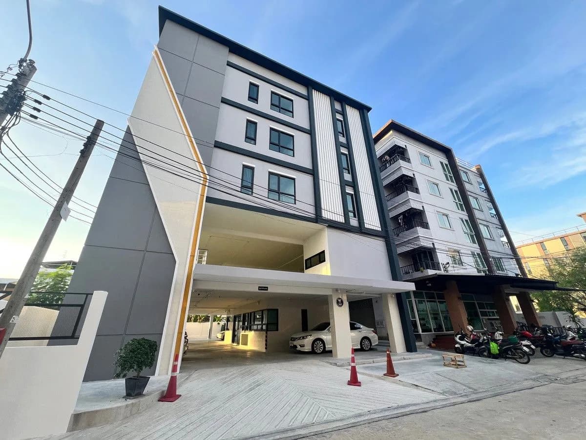 W Urban, Soi Lat Phrao 107 Yaek 18, neben der Rattana Bundit University: neue Studios mit 24–27 m² und kostenlosem Wi-Fi zur Monatsmiete Foto 7
