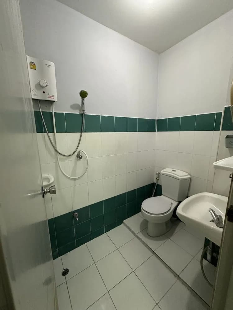 Wannapat Dormitory, Chom Doi Soi 3: Zimmer mit Ventilator zur Monatsmiete nahe dem Internationalen Ausstellungs- und Kongresszentrum Chiang Mai Foto 7