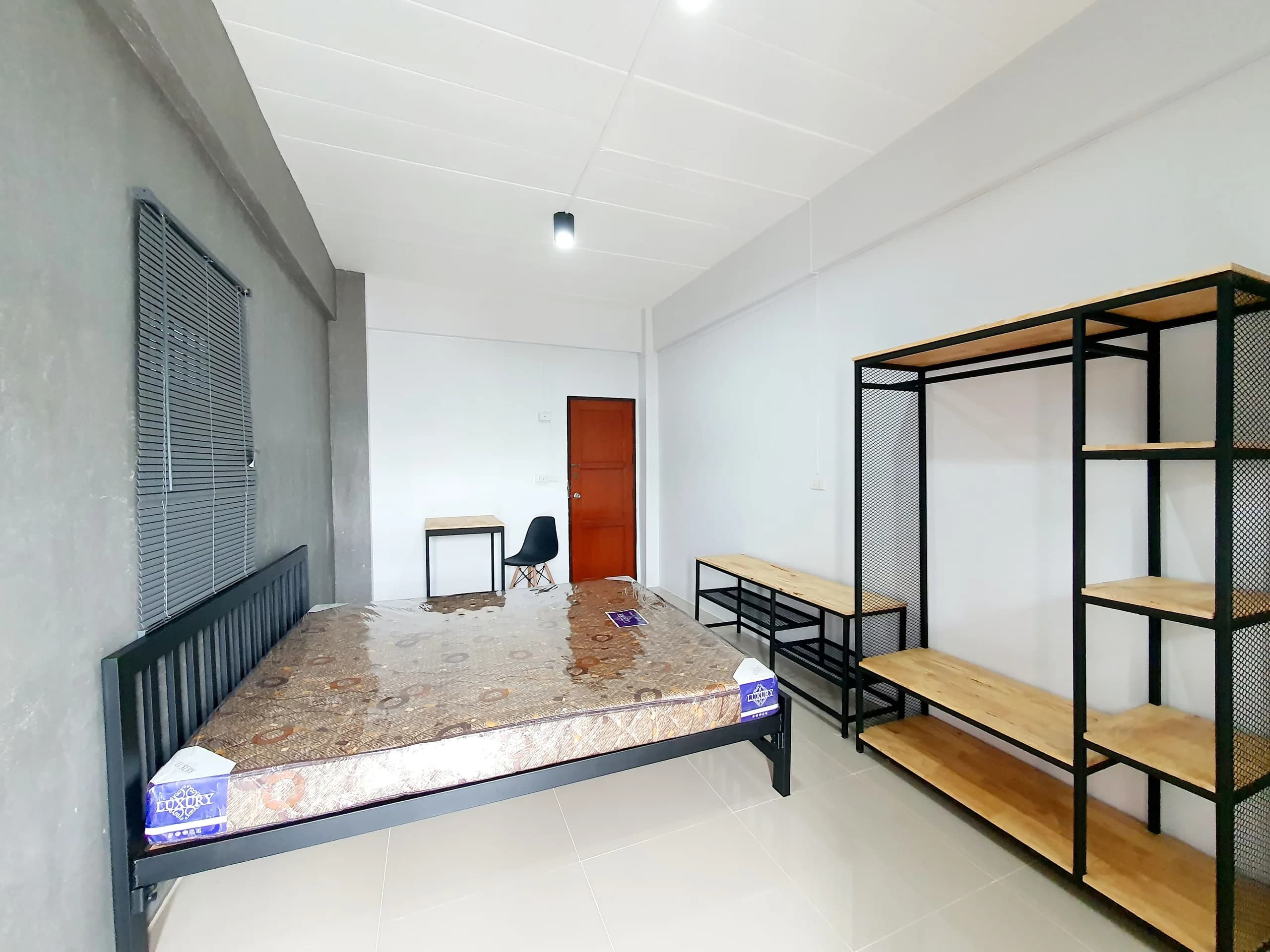 Wantana Apartment, Soi Itsaraphap 36, Bangkok Yai : chambres de 22-25 m² à louer au mois, à environ 100 m du MRT Itsaraphap photo 2