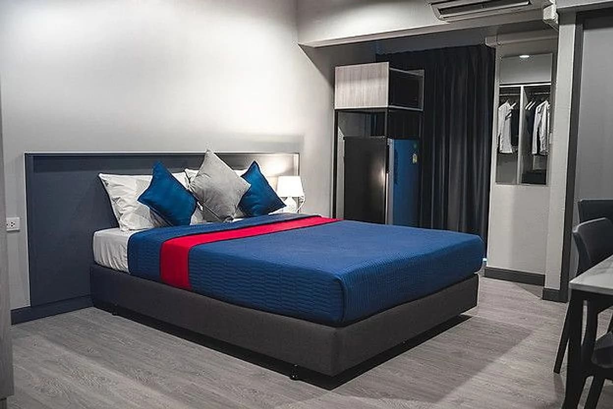 WHITE ROOM Silom ซอยสีลม 9 บางรัก ห้องสตูดิโอรายเดือน 24–54 ตร.ม. ห่าง BTS ช่องนนทรีประมาณ 125 ม. รูปที่ 2