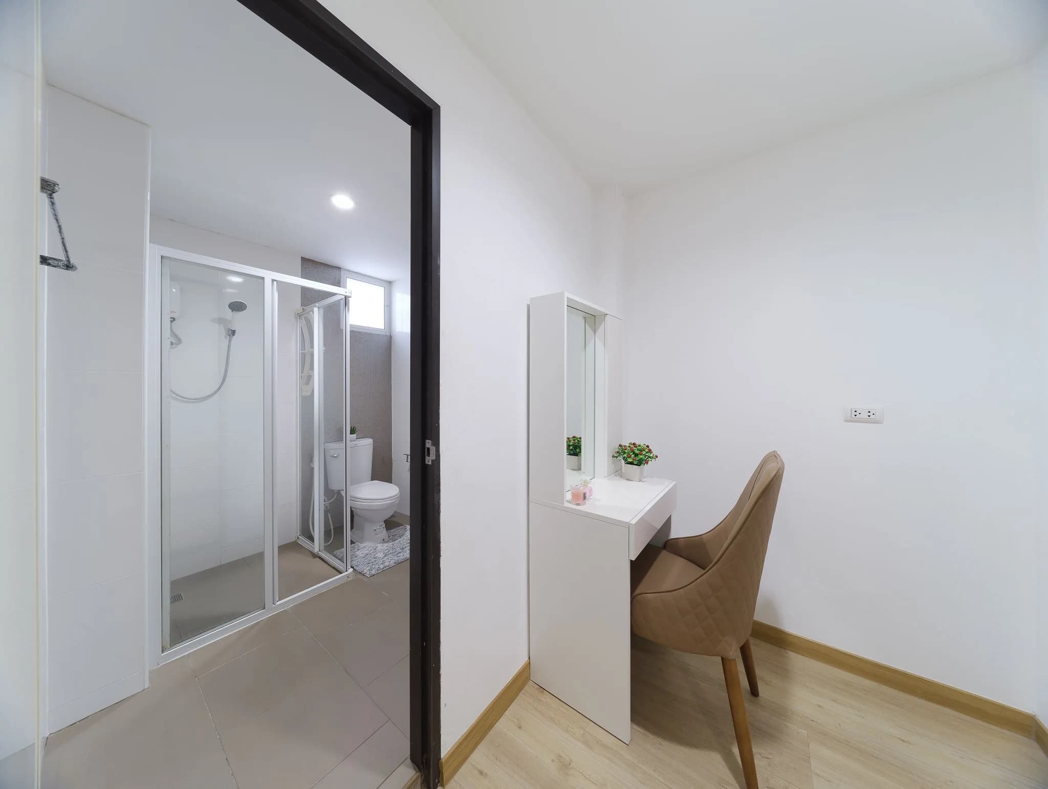 استوديوهات بمساحة 22 م² ووحدات دوبلكس للإيجار الشهري في Window Sathorn Apartment، Soi Sathorn 13، Sathorn، قرب مستشفى St. Louis صورة 5