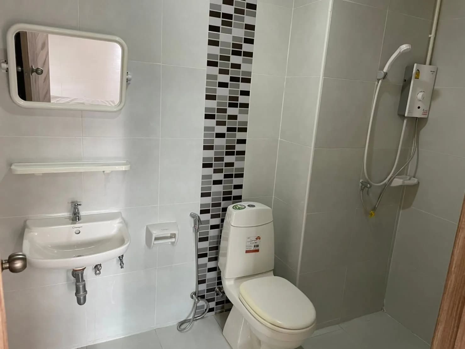 Yoosuk Apartment, Kanchanaburi: मासिक किराए पर फ़ुली फ़र्निश्ड कमरे, Kanchanaburi टेक्निकल कॉलेज के पास फ़ोटो 3