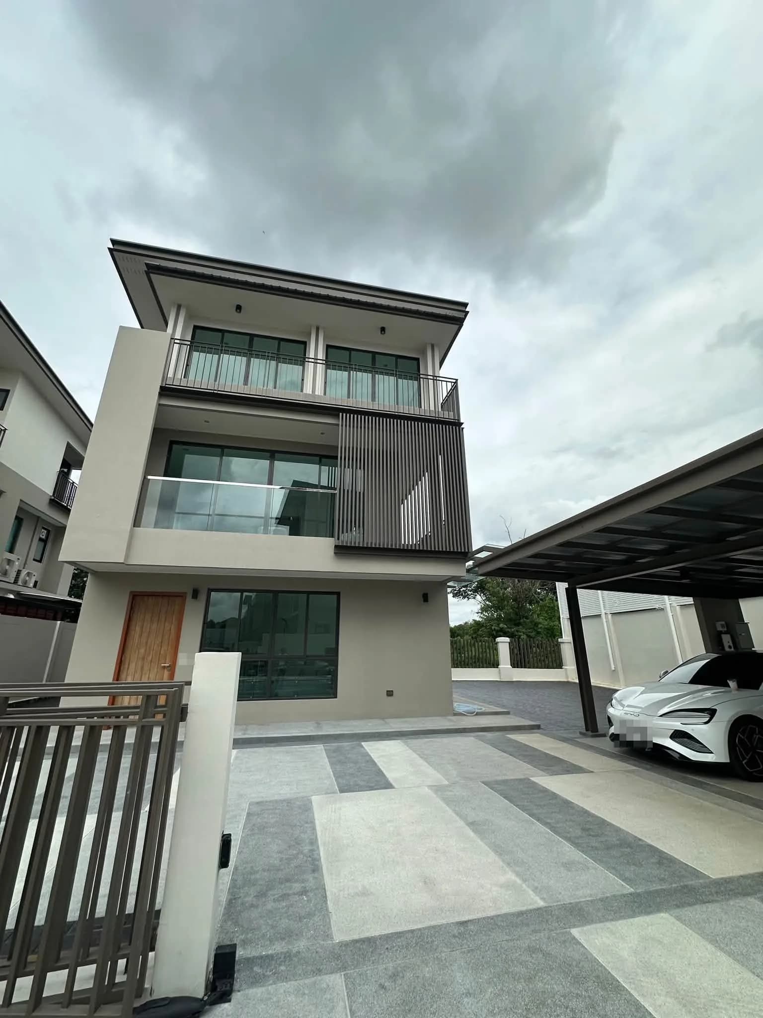 Corner 3-Storey Detached House for Sale at AQ Arbor Suanluang Rama 9-Pattanakarn, 97.1 sq.wah, 297 sq.m., Fully Built-in and Furnished photo 2