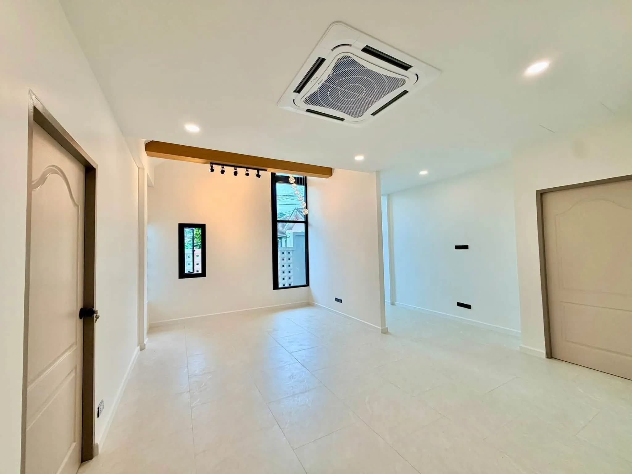 Casa pareada de una planta reformada en venta en Baan Rock Garden By Pass Phuket 3,4: 3 dormitorios, 38 wah², cerca de IKEA foto 3