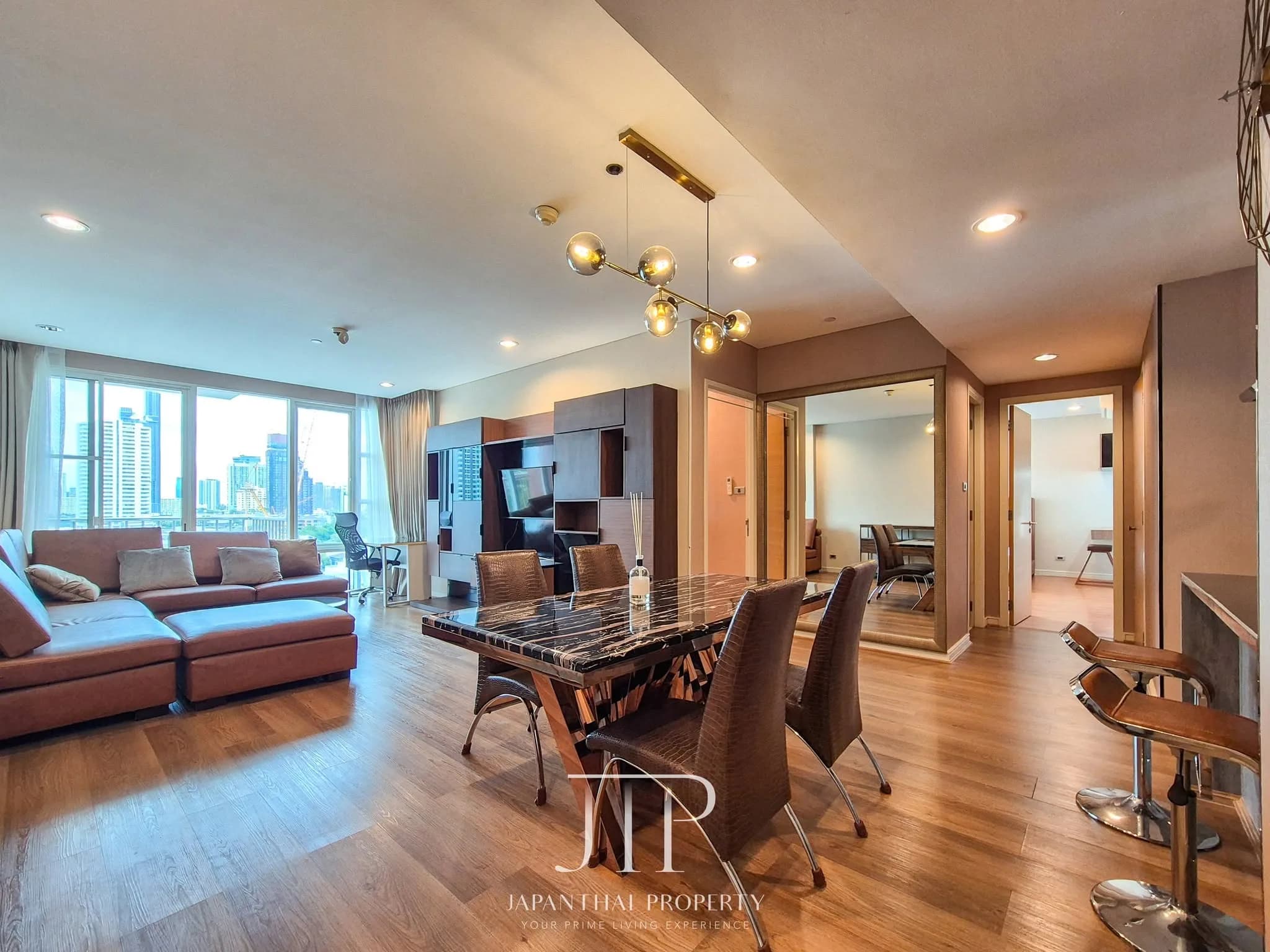 ให้เช่าคอนโด Fullerton Sukhumvit 2 ห้องนอน 105 ตร.ม. ตกแต่งครบ เลี้ยงสัตว์ได้ ใกล้ BTS เอกมัย