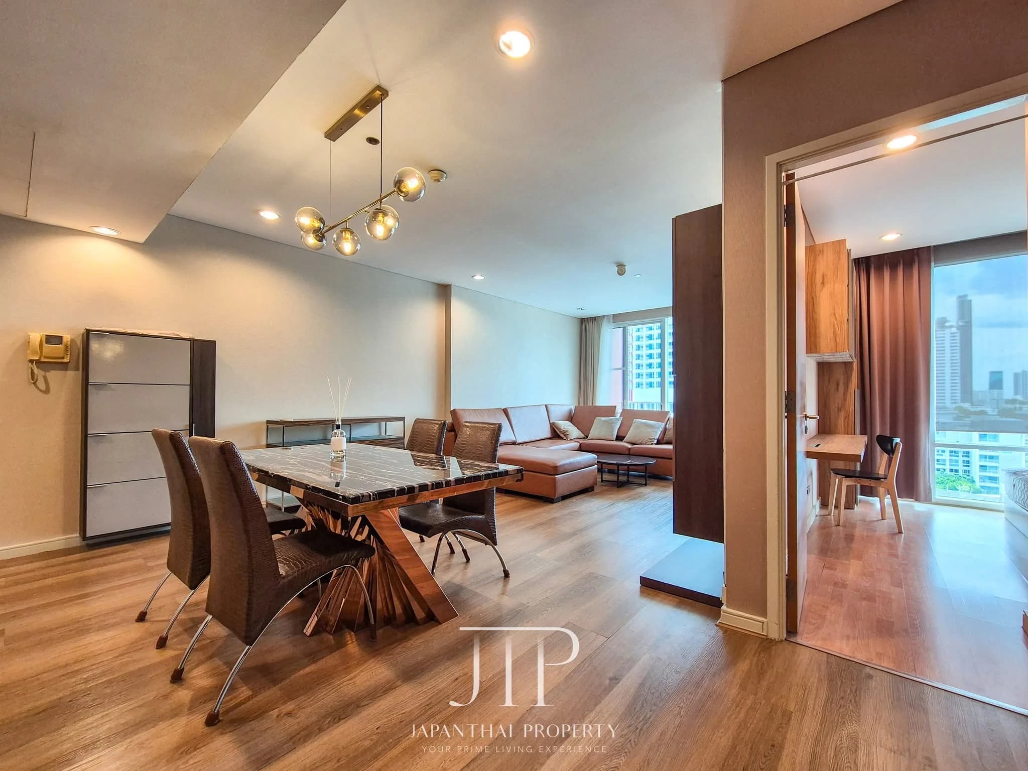ให้เช่าคอนโด Fullerton Sukhumvit 2 ห้องนอน 105 ตร.ม. ตกแต่งครบ เลี้ยงสัตว์ได้ ใกล้ BTS เอกมัย 3