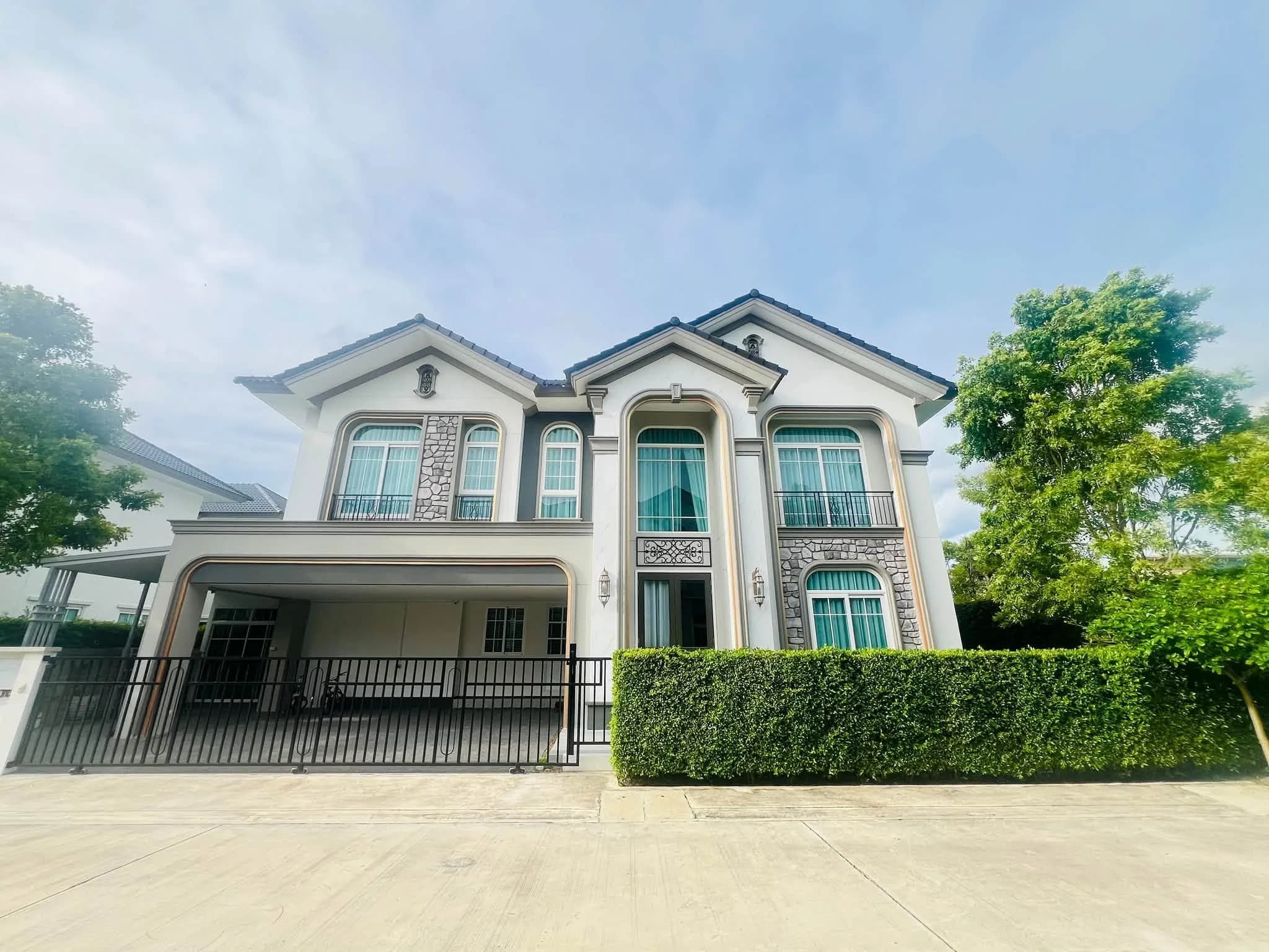 ขายและให้เช่าบ้านเดี่ยวหลังมุม Grandio Bangna Km.5 4 ห้องนอน 5 ห้องน้ำ 258 ตร.ม. 74 ตร.ว. ตกแต่งครบ