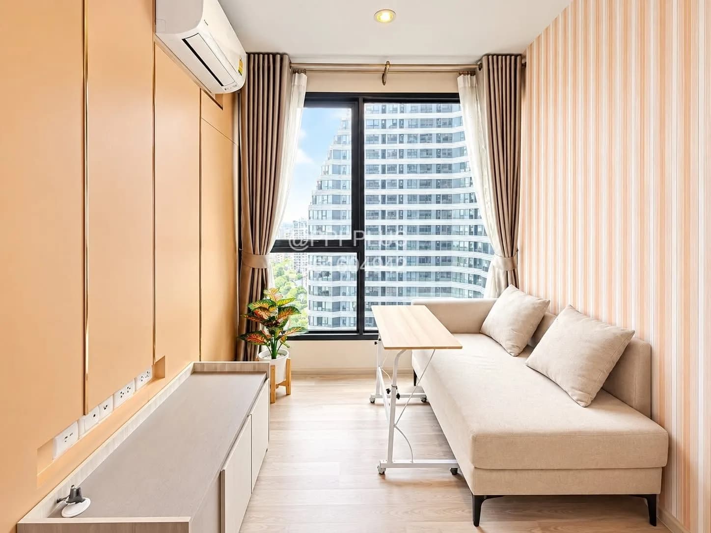 1-Bedroom Condo for Rent at Ideo Mobi Sukhumvit Eastpoint, 37 sq.m., High Floor, Bathtub, Pool View, near BTS Bang Na photo 5
