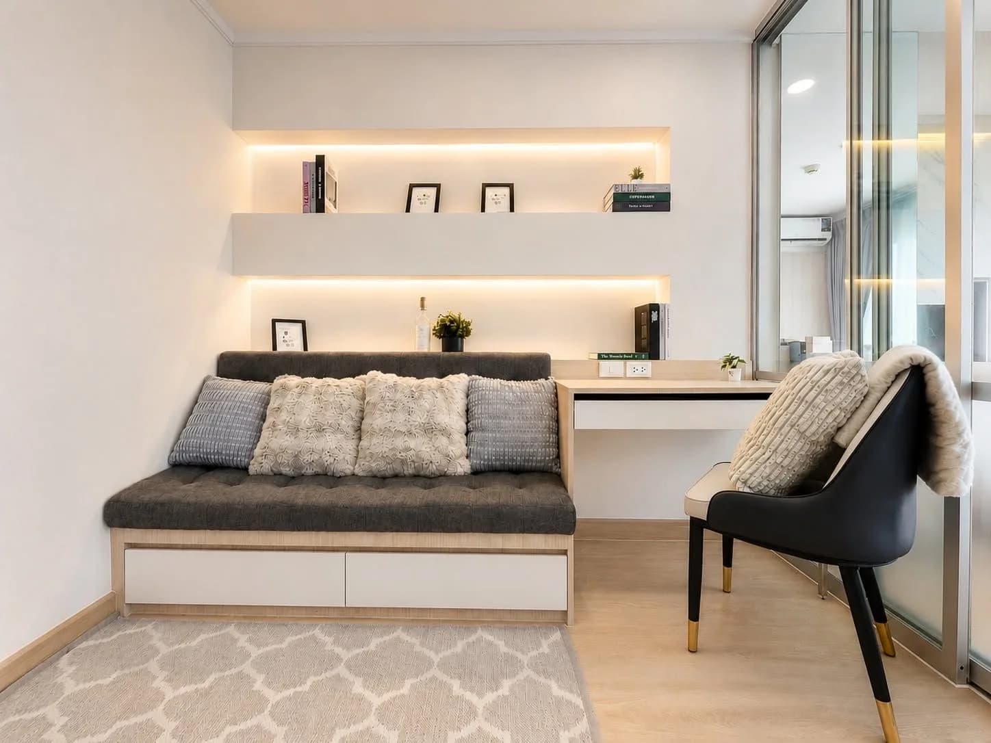 Condo d'angle à vendre, Lumpini Ville Lasalle-Bearing, 26 m², bâtiment B, étage 15, récemment rénové, vue sur la ville photo 2