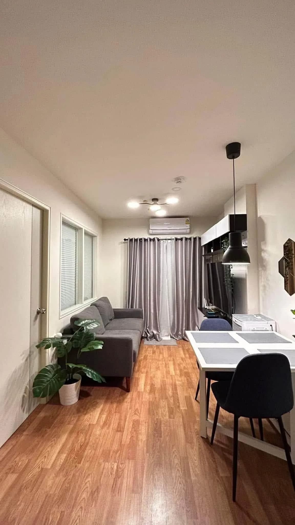 1-Schlafzimmer-Eigentumswohnung zur Miete in Lumpini Ville Sukhumvit 101/1 - Punnawithi, 30 m², 5. Etage, Poolblick, Gemeinschaftskosten inklusive