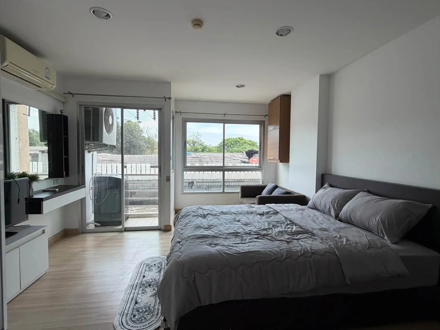 Milestone Condominium: Studio Condo for Rent, 28 sq.m., Floor 2, Fully Furnished, Seri Thai Road