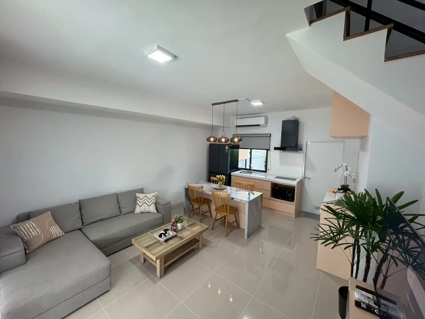 ให้เช่าทาวน์โฮม Pleno Sukhumvit-Bangna 2 3 ห้องนอน 120 ตร.ม. ตกแต่งครบ มีสวนหลังบ้าน จอดรถ 2 คัน เลี้ยงสัตว์เล็กได้