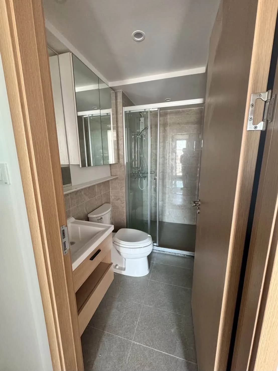 Lease Takeover: 1-Bedroom Condo at Regal Onnut-Srinakarin, 28 sq.m., Building C, Floor 7, Cats Allowed, near MRT Suan Luang Rama IX photo 6