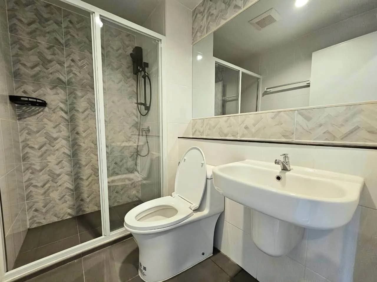 كوندو للإيجار في Regent Home Bangna: 1 غرفة نوم، 28 م²، الطابق 20، مطبخ منفصل، قرب BTS Bang Na صورة 5
