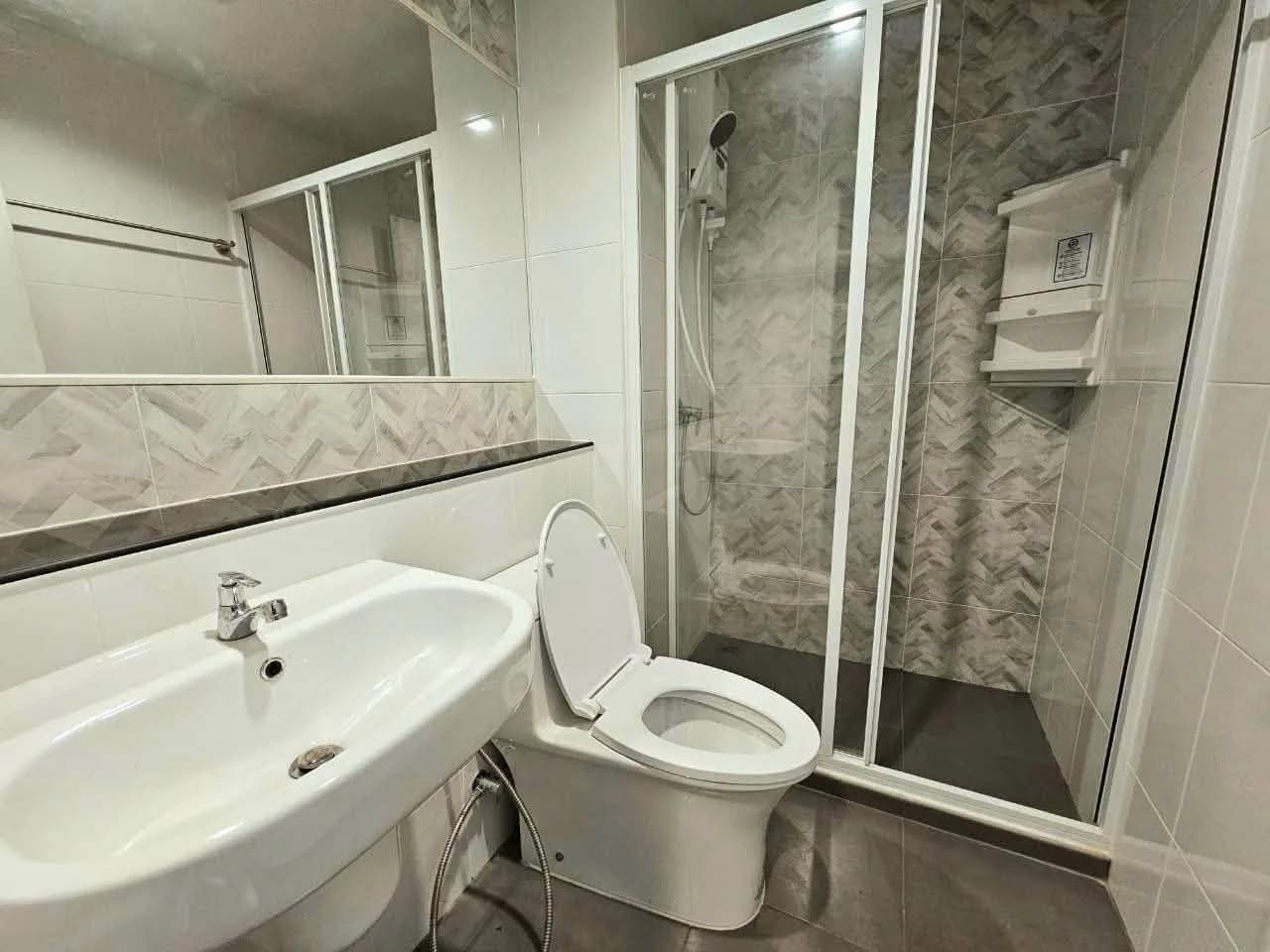 كوندو للإيجار في Regent Home Bangna: 1 غرفة نوم، 28 م²، الطابق 16، مطبخ منفصل، قرب BTS Bang Na صورة 5
