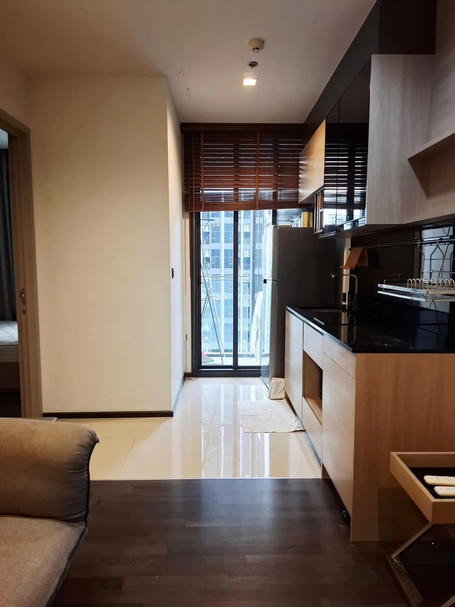 THE LINE Asoke-Ratchadaのリノベーション直後の寝室1室コンドミニアム（賃貸）、28㎡、22階、MRT Phra Ram 9近く 写真2