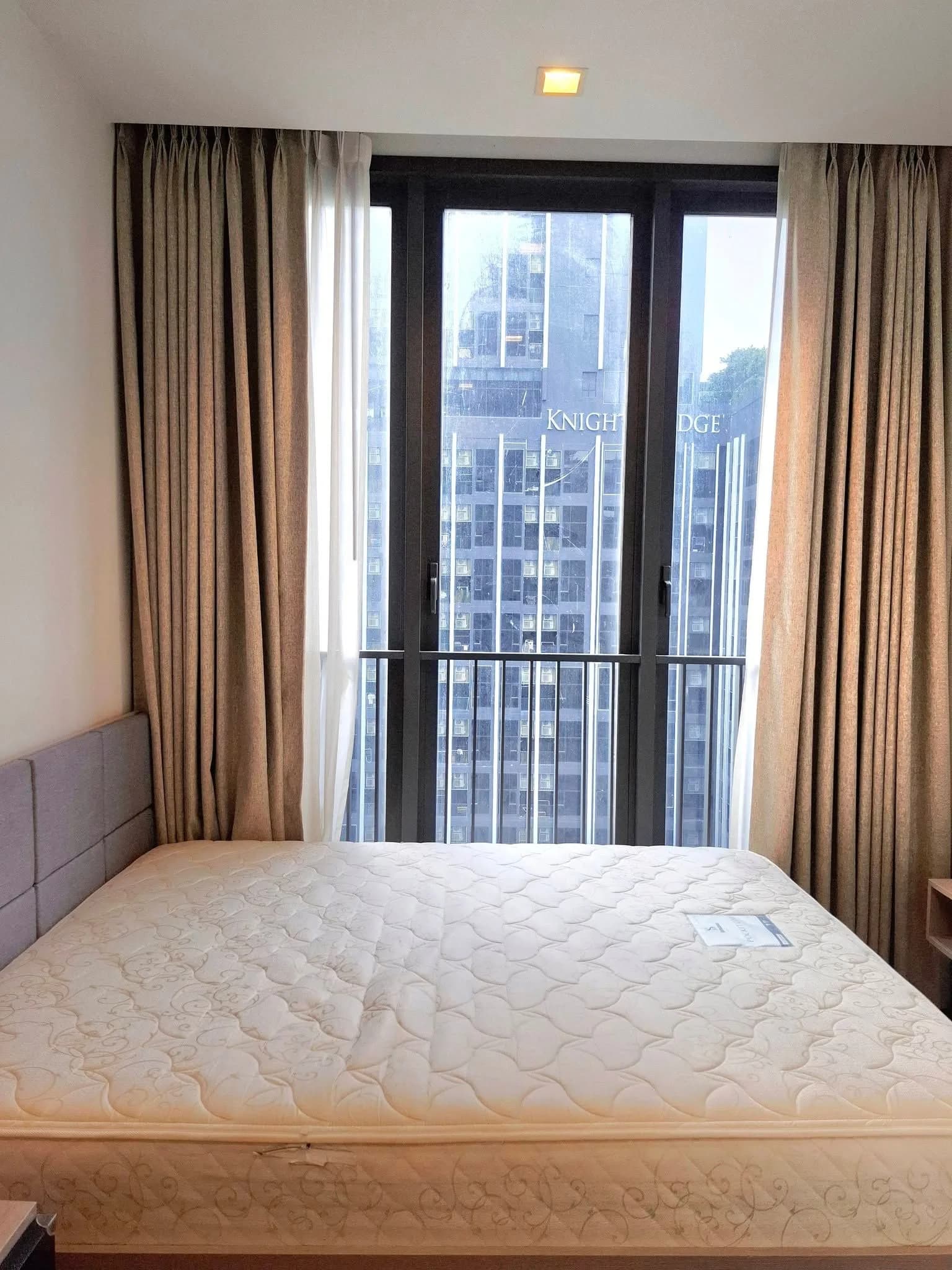 THE LINE Asoke-Ratchadaのリノベーション直後の寝室1室コンドミニアム（賃貸）、28㎡、22階、MRT Phra Ram 9近く 写真3