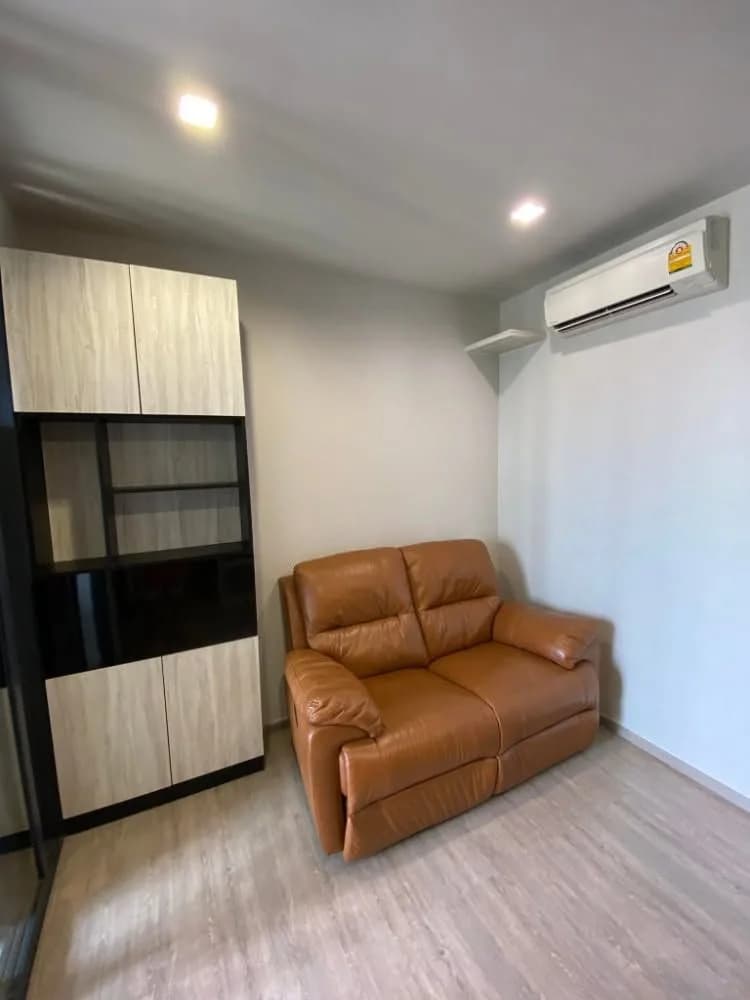 1-Schlafzimmer-Eigentumswohnung zur Miete in THE LINE Wongsawang: 32 m², Etage 9, voll möbliert, nahe MRT Wong Sawang Foto 2