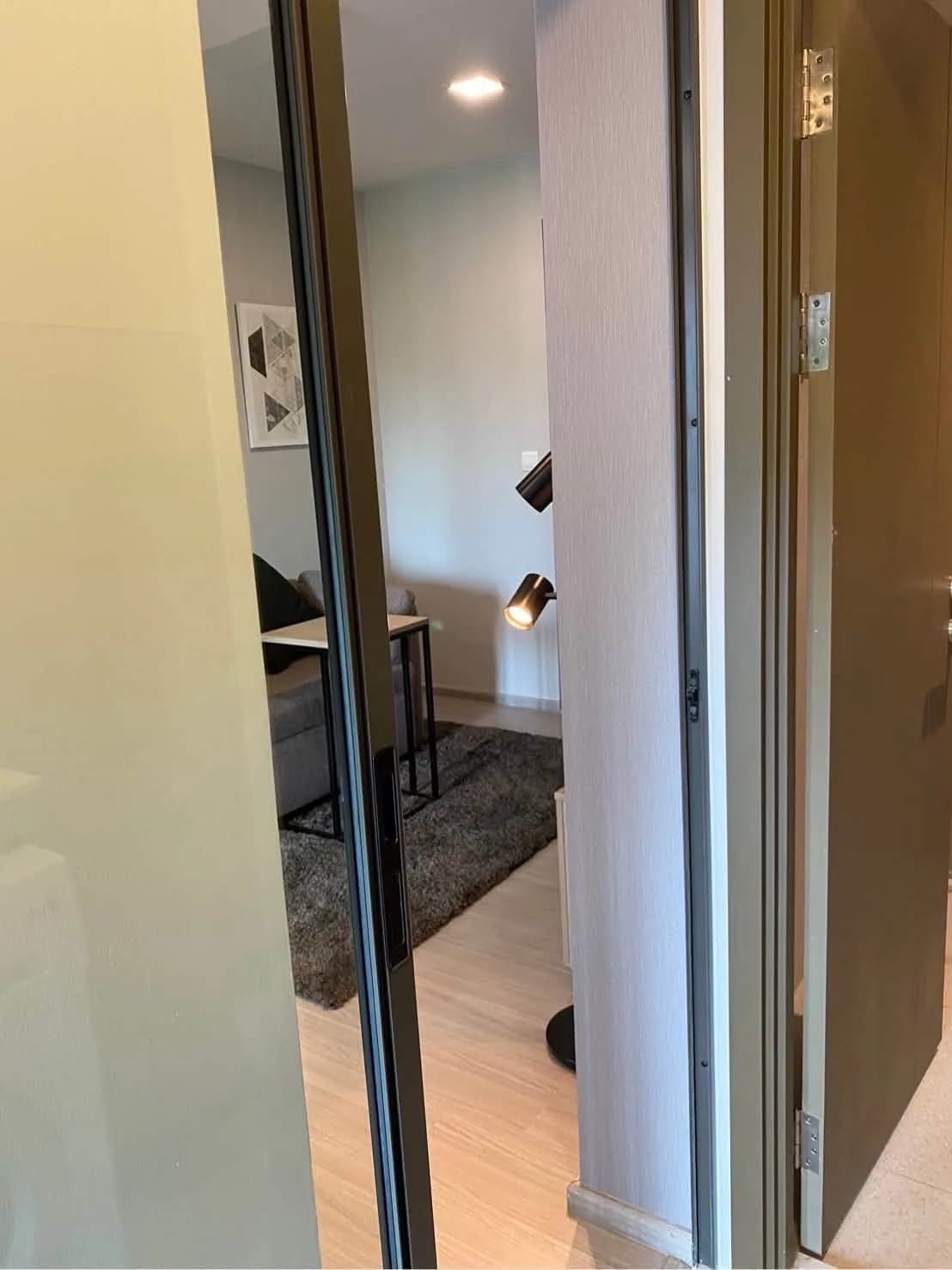 Condominio de 1 dormitorio en alquiler en The Privacy S101: 27 m², edificio A, planta 4, amueblado, cerca del BTS Punnawithi foto 5