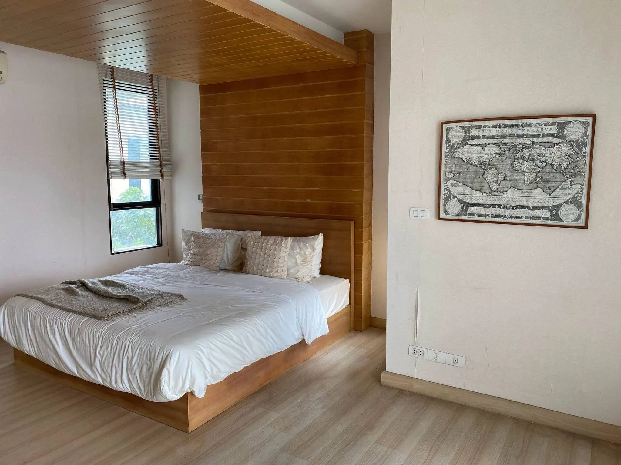 3-stöckige Doppelhaushälfte zur Miete in Viridian Ratchapruek, 3 Schlafzimmer, 4 Badezimmer, 9 m Frontbreite, komplett möbliert, nahe MRT Bang Rak Yai Foto 6