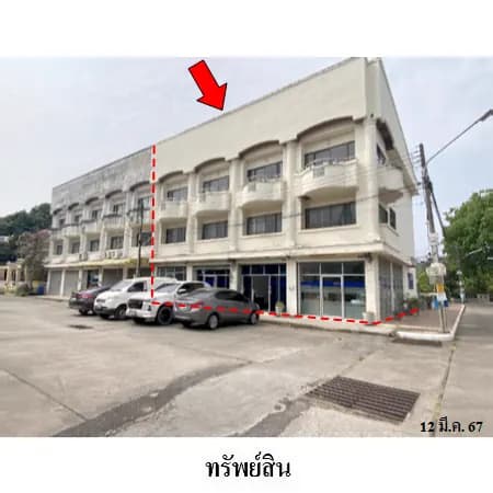 อาคารพาณิชย์ 3 ชั้น 4 คูหา บ้านไทย 6 ห้องนอน 8 ห้องน้ำ