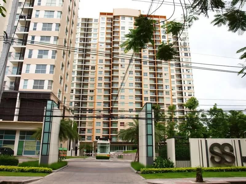 Pintu masuk