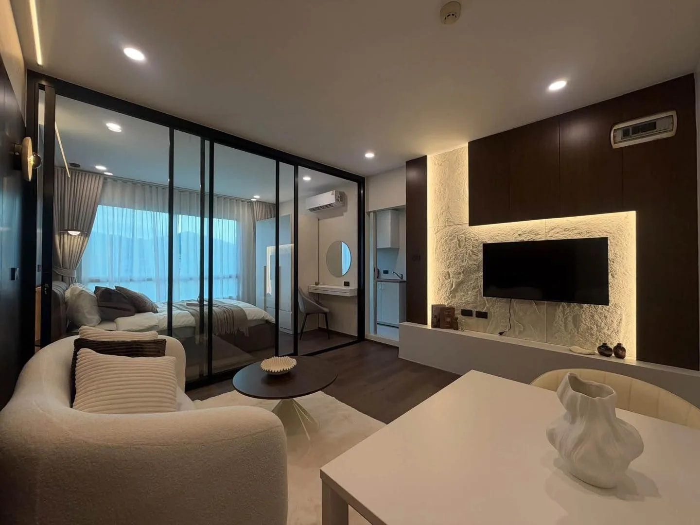 1-Schlafzimmer-Eigentumswohnung zum Verkauf im dcondo Kathu-Patong, 29 m², Building A, 5. Etage, Straßenblick, neu renoviert, 2.29 Millionen Baht · 1