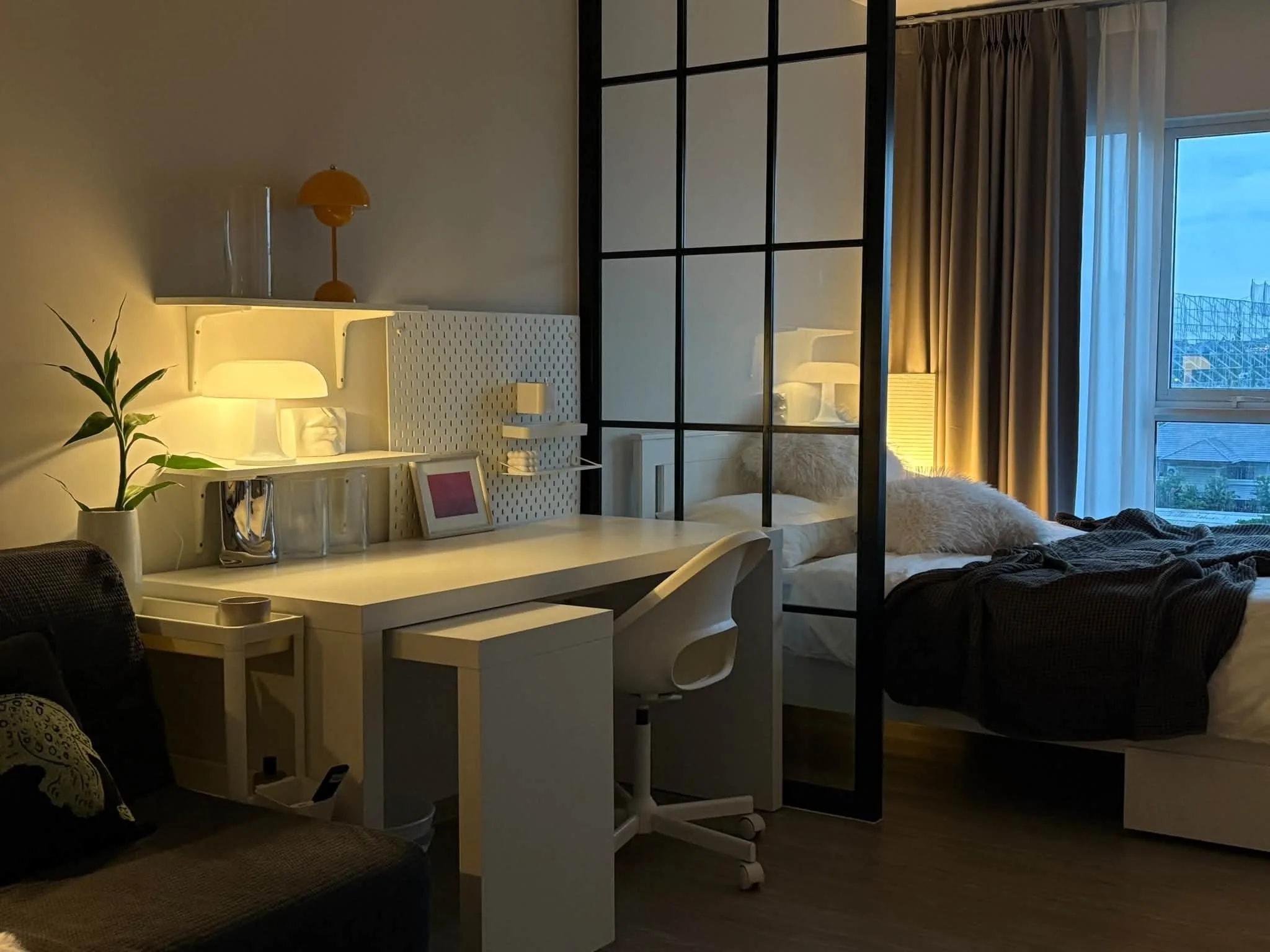 Căn hộ chung cư 1 phòng ngủ cho thuê tại Regent Home Bangna, 28 m², tầng 5, có nội thất, có lối đi bộ có mái che phía sau đến BTS Bang Na · 1