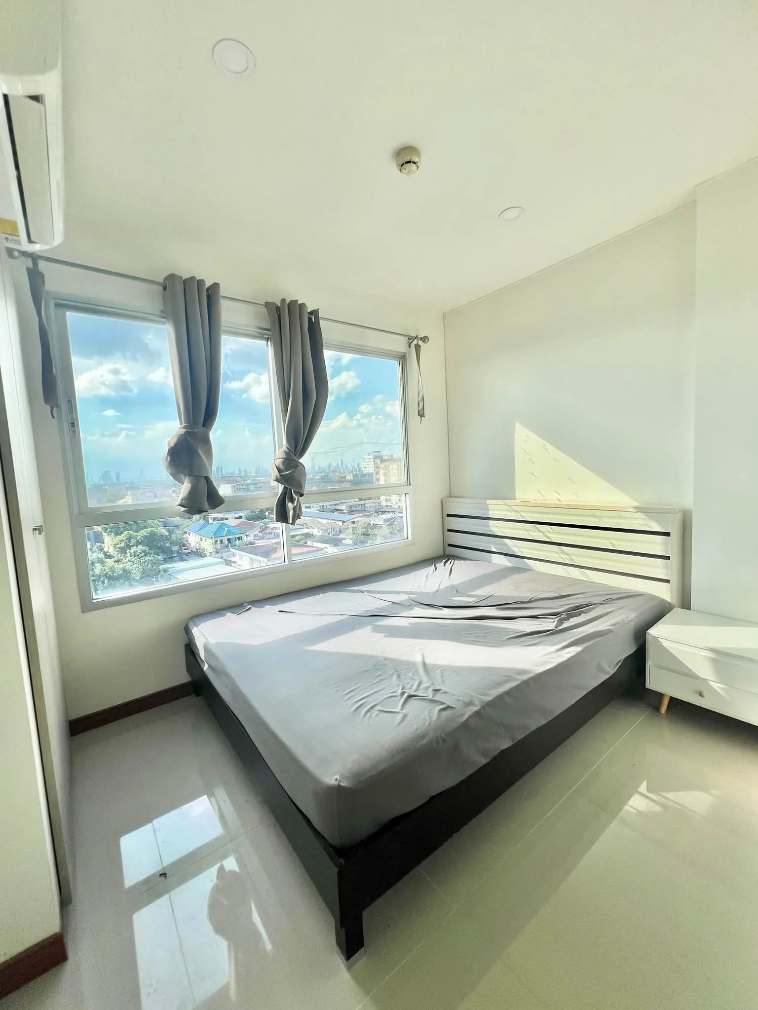 1-Schlafzimmer-Eigentumswohnung zur Miete im Lumpini Ville Sukhumvit 76, möbliert, 2 Klimaanlagen, 7,000 Baht im Monat, nahe BTS Bearing · 1