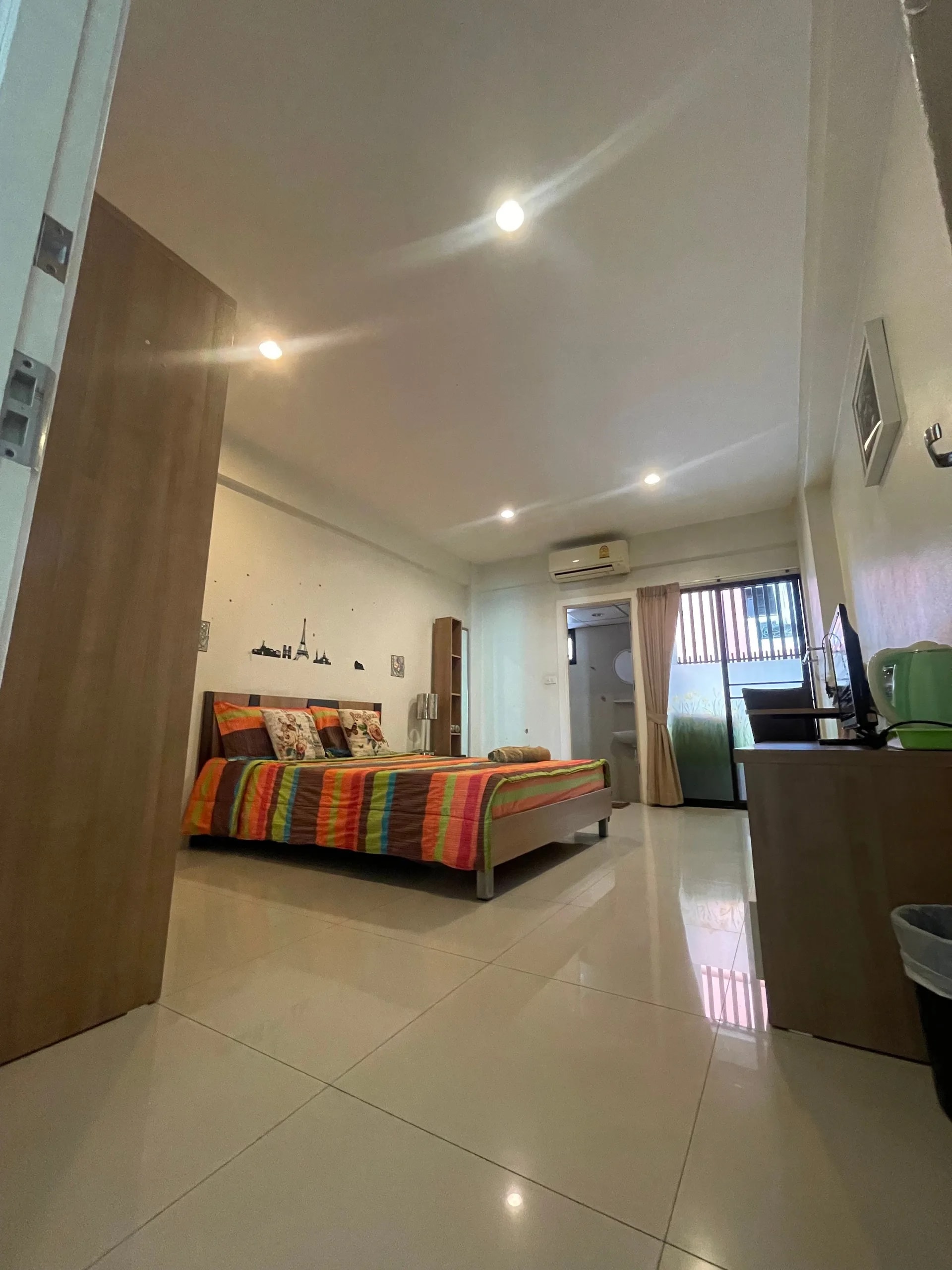 AI Place, Soi Phraya Prasoet, rue Inthraphon, Wang Thonglang : studios et logements 1 chambre de 24 à 38 m² au mois, près de Ramkhamhaeng · 1