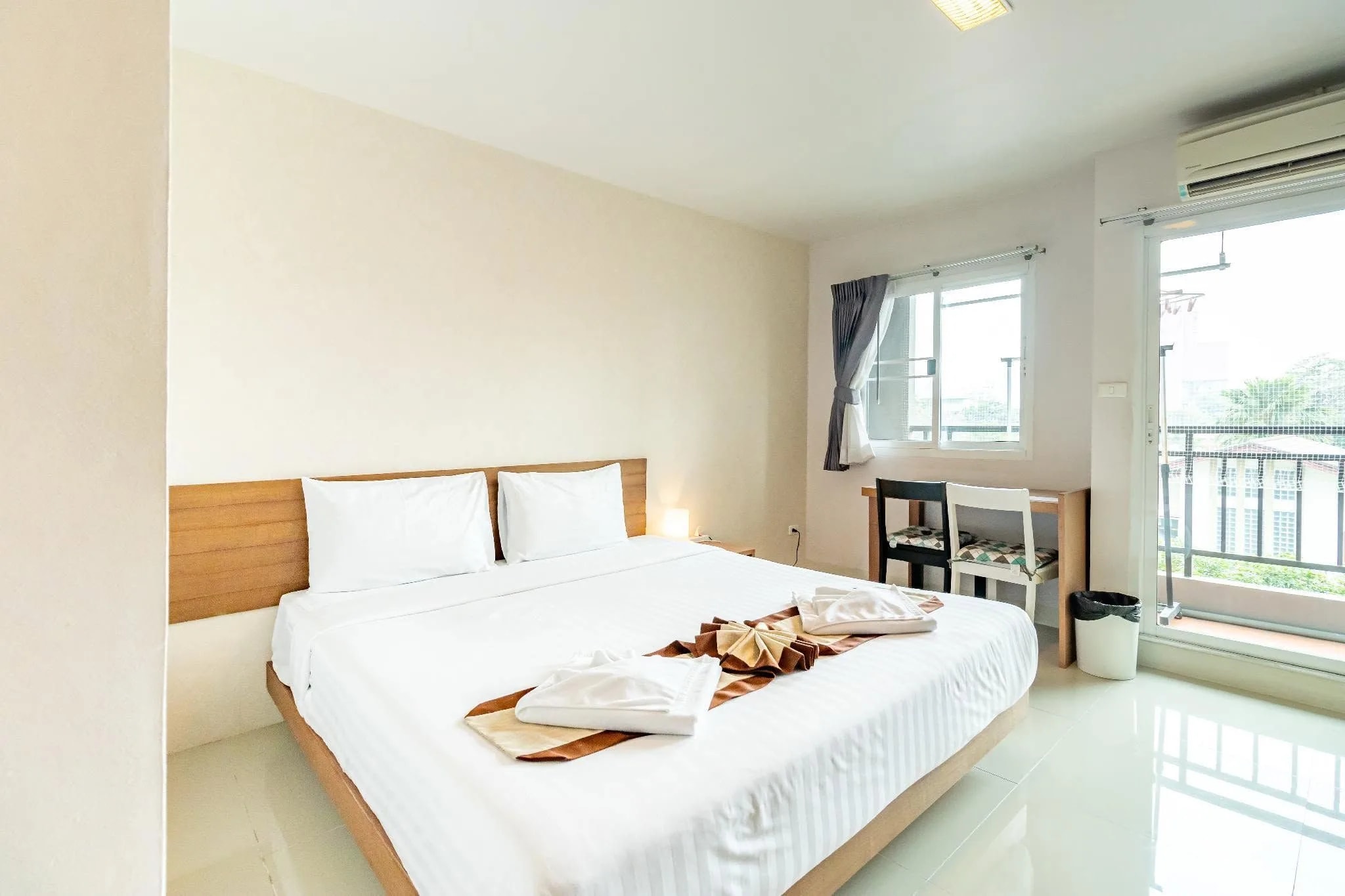 Ascella Apartment, Sukhumvit 38, Khlong Toei: Serviced Apartment with a Rooftop Onsen, Monthly Studios and Suites near BTS Thong Lo · 1