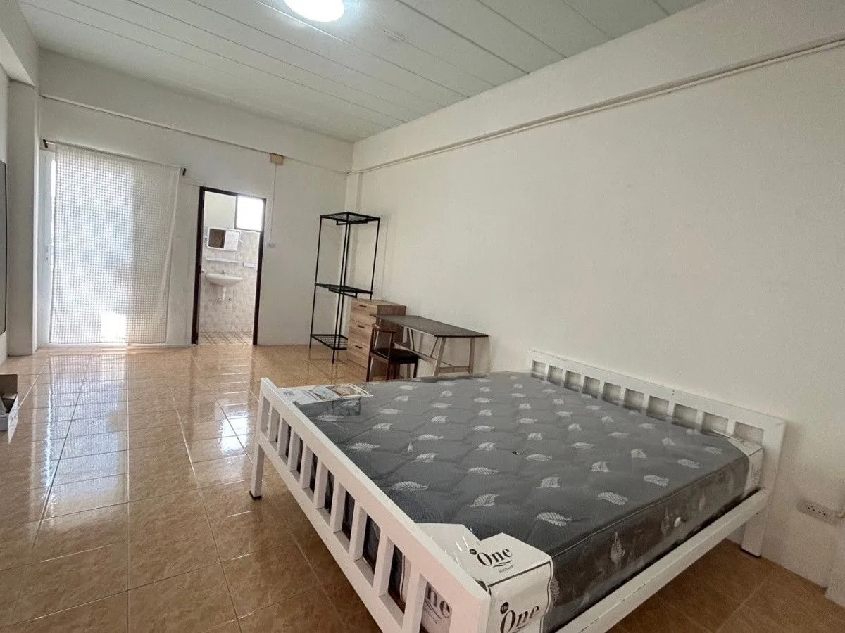 Baan Phawee Mansion, San Sai : chambres climatisées au mois, près de Sansai Hospital · 1