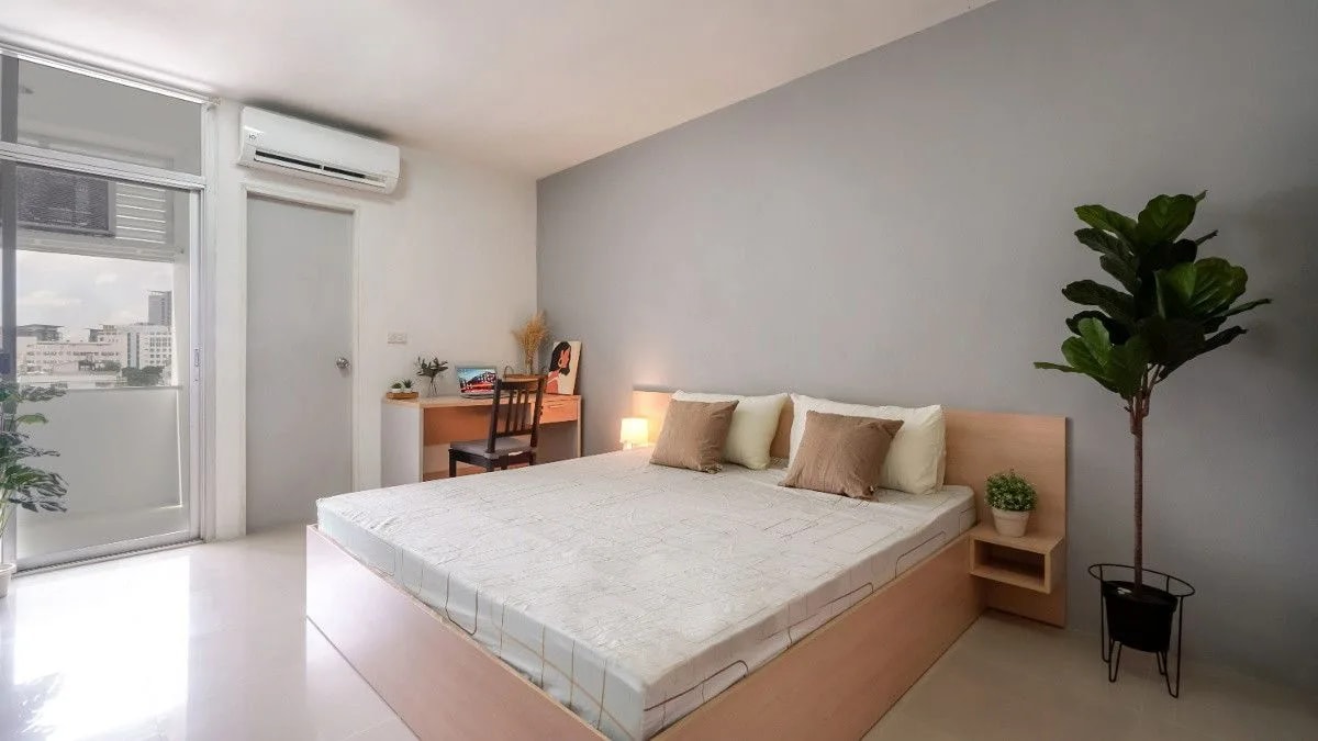 บ้านชูวิเชียร ซอยงามวงศ์วาน 54 ห้องพักรายเดือนเฟอร์นิเจอร์ครบ มีสวนและร้านกาแฟ ตรงข้าม ม.เกษตร · 1