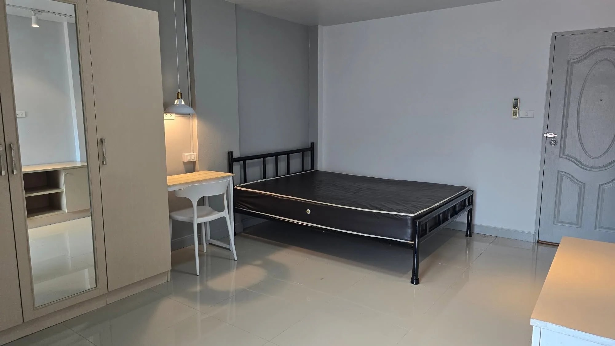 Baan Nitcha Rama 8, Soi Arun Amarin 55: Owner-Run Furnished Monthly Rooms, near Suan Luang Rama VIII Park · 1