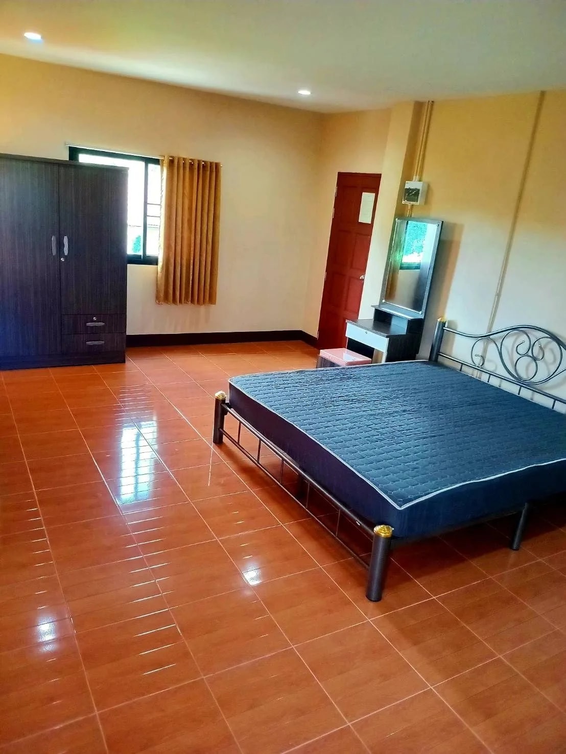 Bann Sai Lom, Choeng Noen: Zimmer zur Monatsmiete, 20 m², kostenloser Parkplatz, nahe Central Rayong · 1